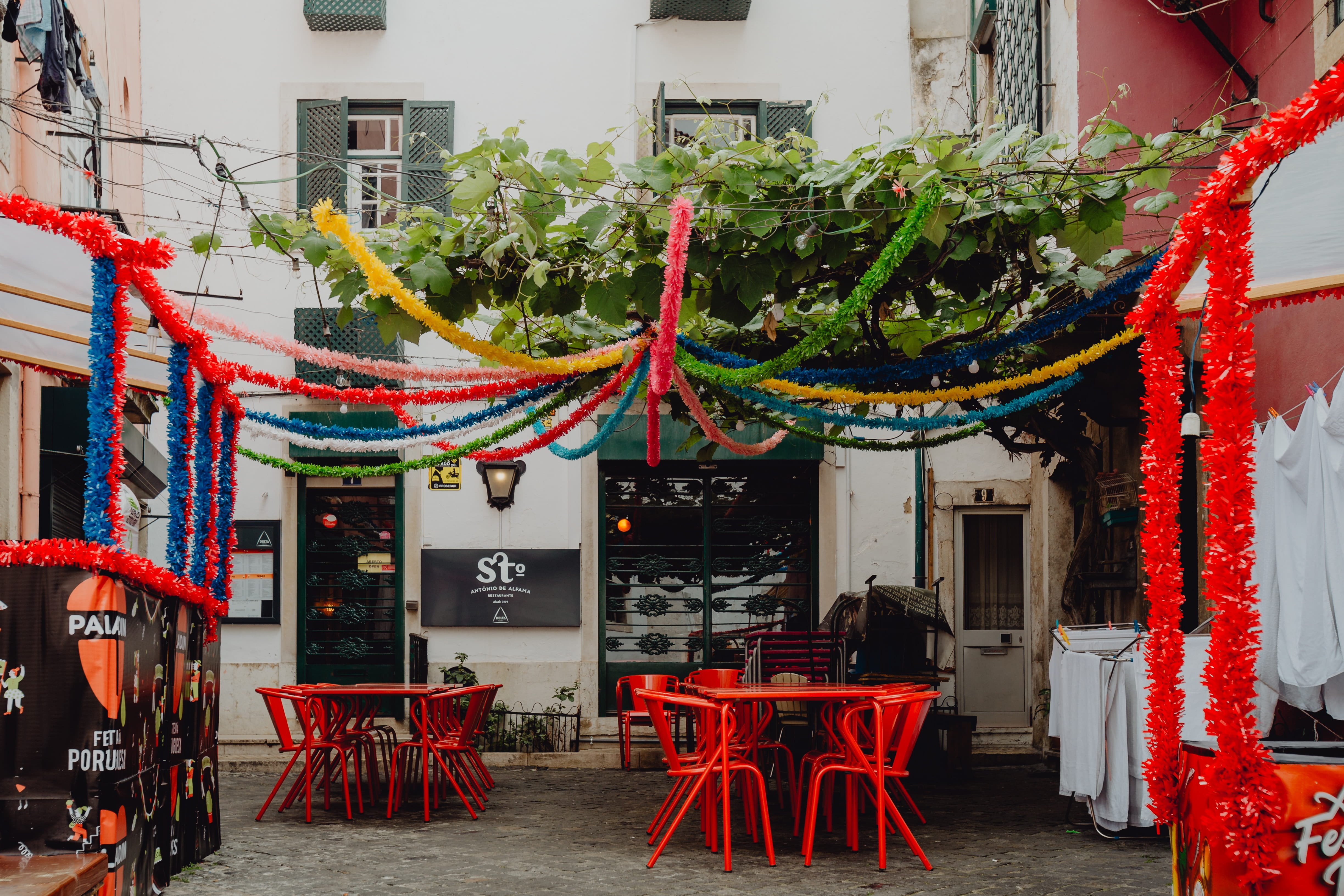 plant, nature, no people, table, creativity, outdoors, happy, architecture, feast, colorful, june, event, building exterior, town, Saint Anthony, lisbon, HD Wallpaper