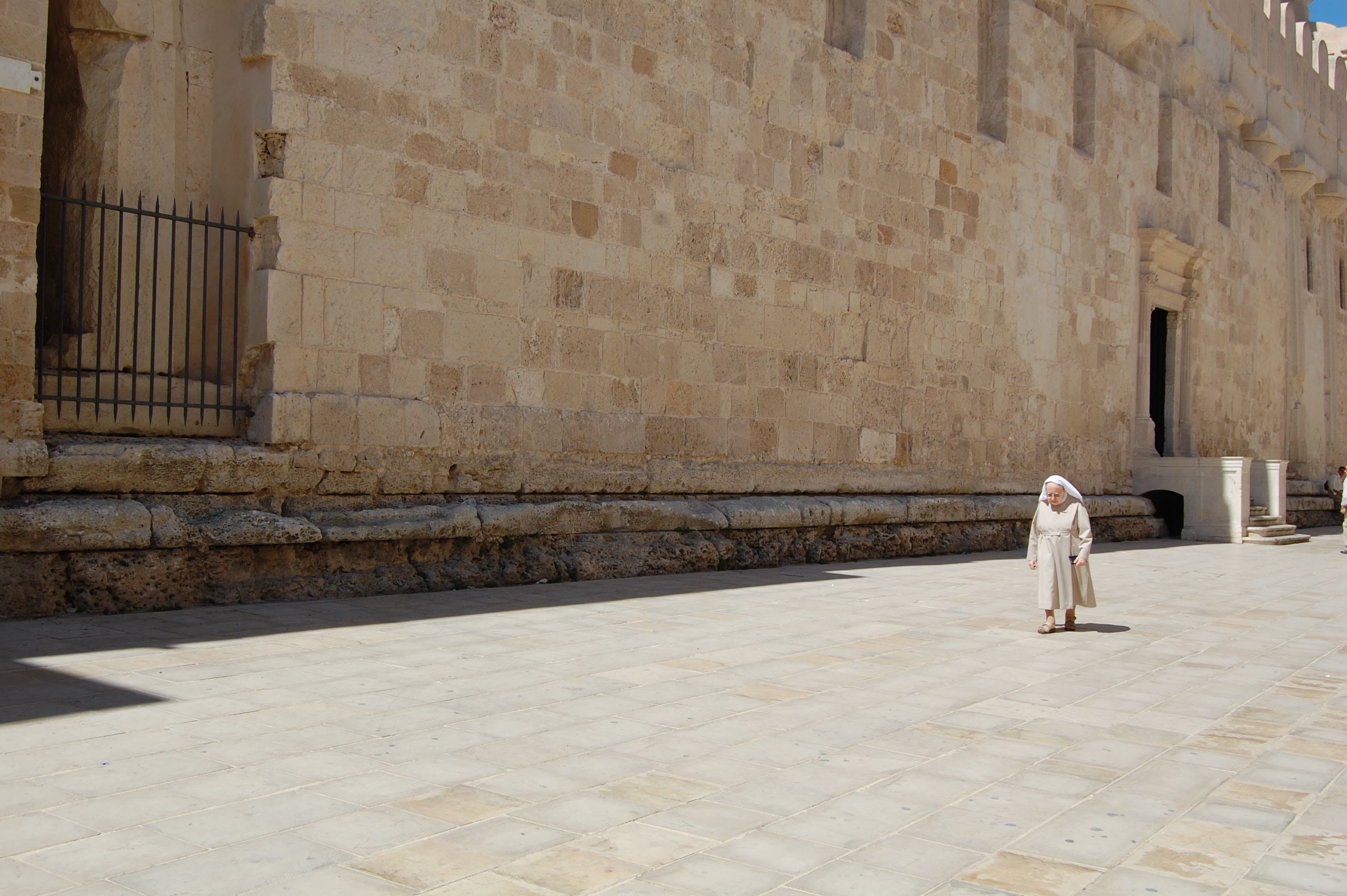 rear view, women, adult, religion, city, travel, one person, 2K, nun, history, built structure, building exterior, architecture, walking, real people, HD Wallpaper