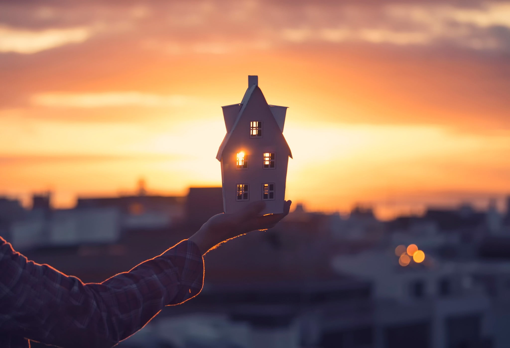 finger, person, sky, house, miniature, sunset, lifestyles, close-up, 1080P, bokeh, nature, real people, unrecognizable person, holding, human body part, HD Wallpaper