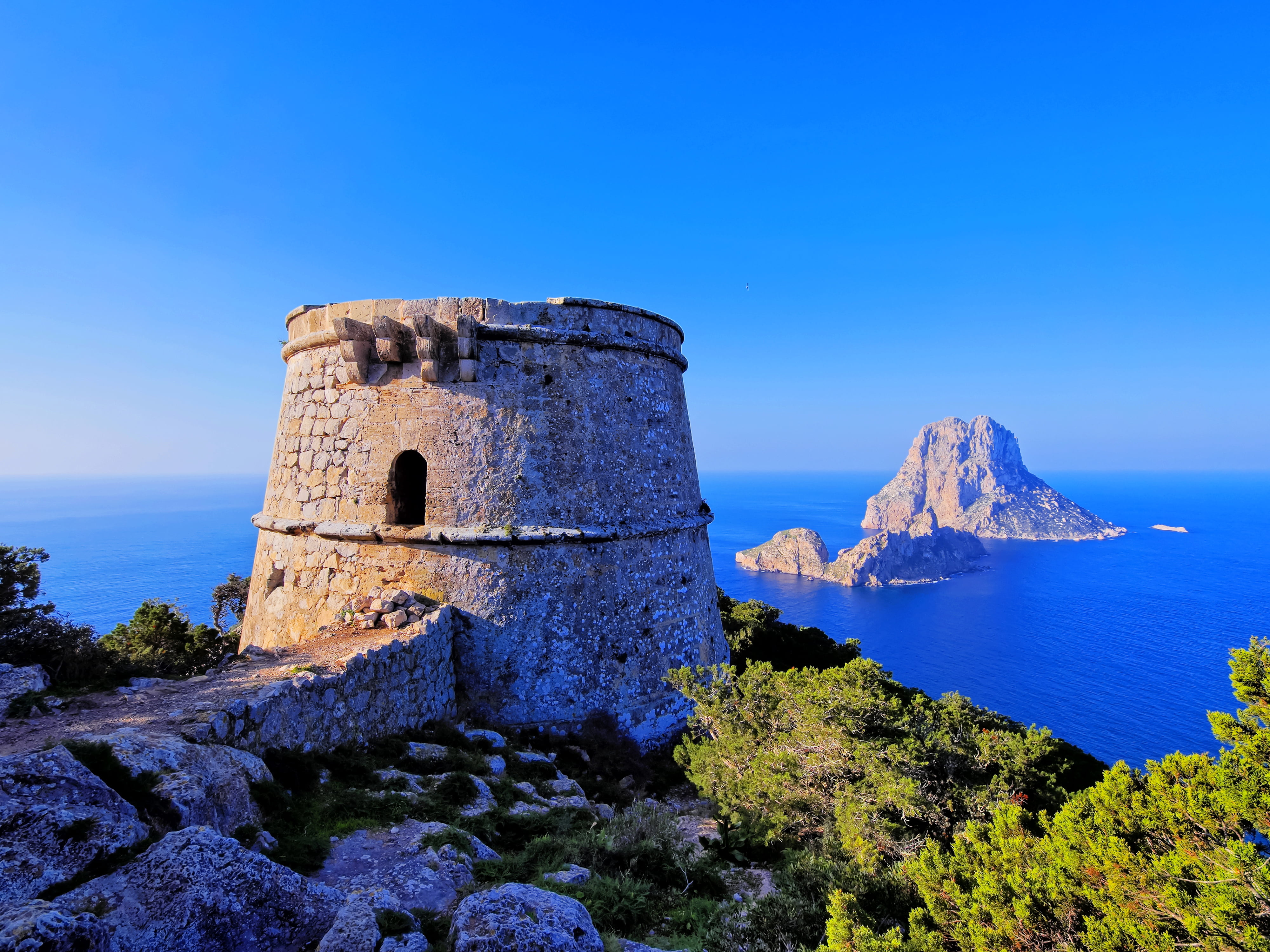horizon, history, beauty in nature, blue, scenics - nature, nature, tranquility, sky, the past, rock formation, clear sky, sea, day, built structure, Ibiza, HD Wallpaper