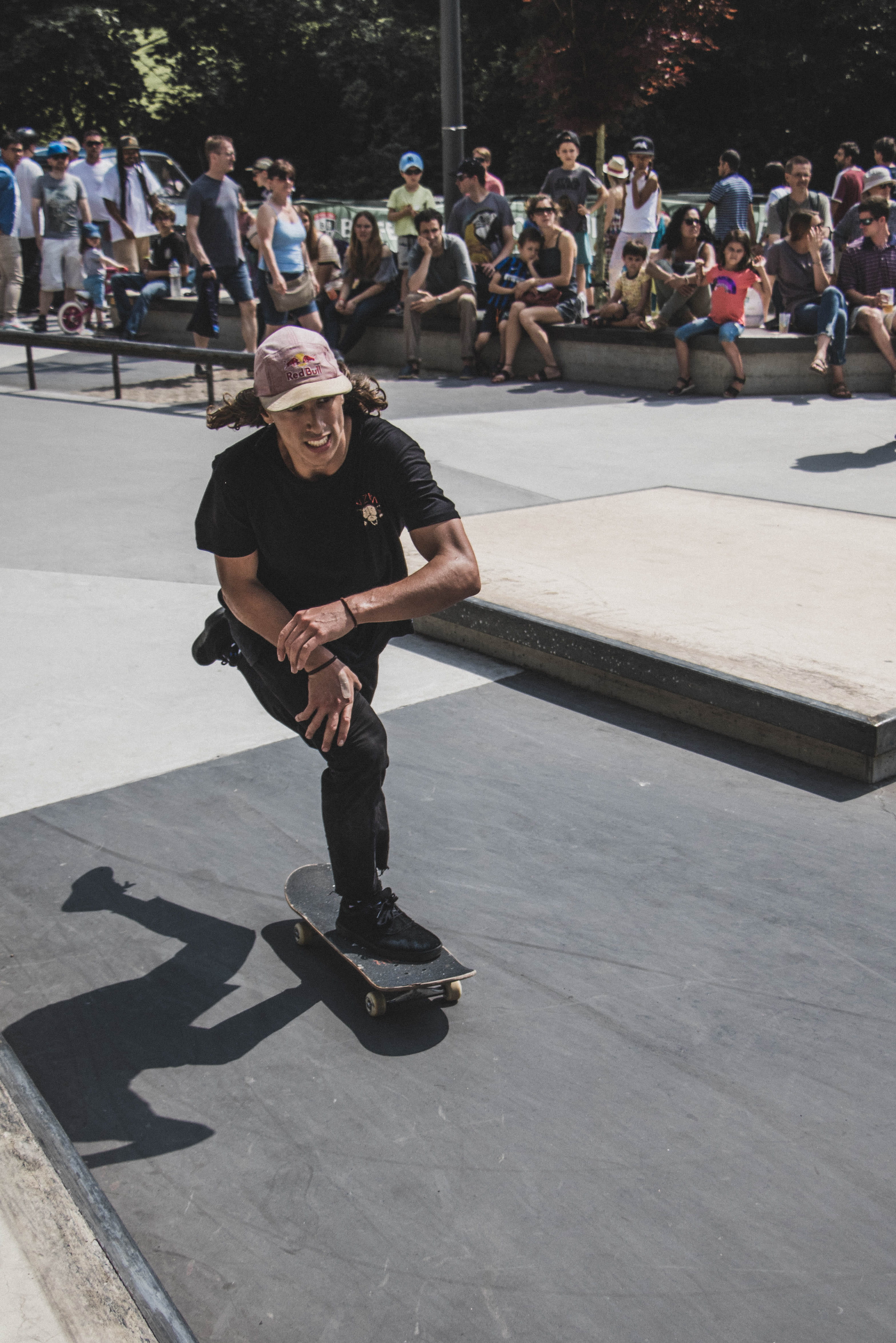 sport, man, watching, skateoboard, lifestyles, dannyleon, crowd, candid, leisure activity, 4K, skating, front view, outdoors, people, large group of people, Phone HD Wallpaper
