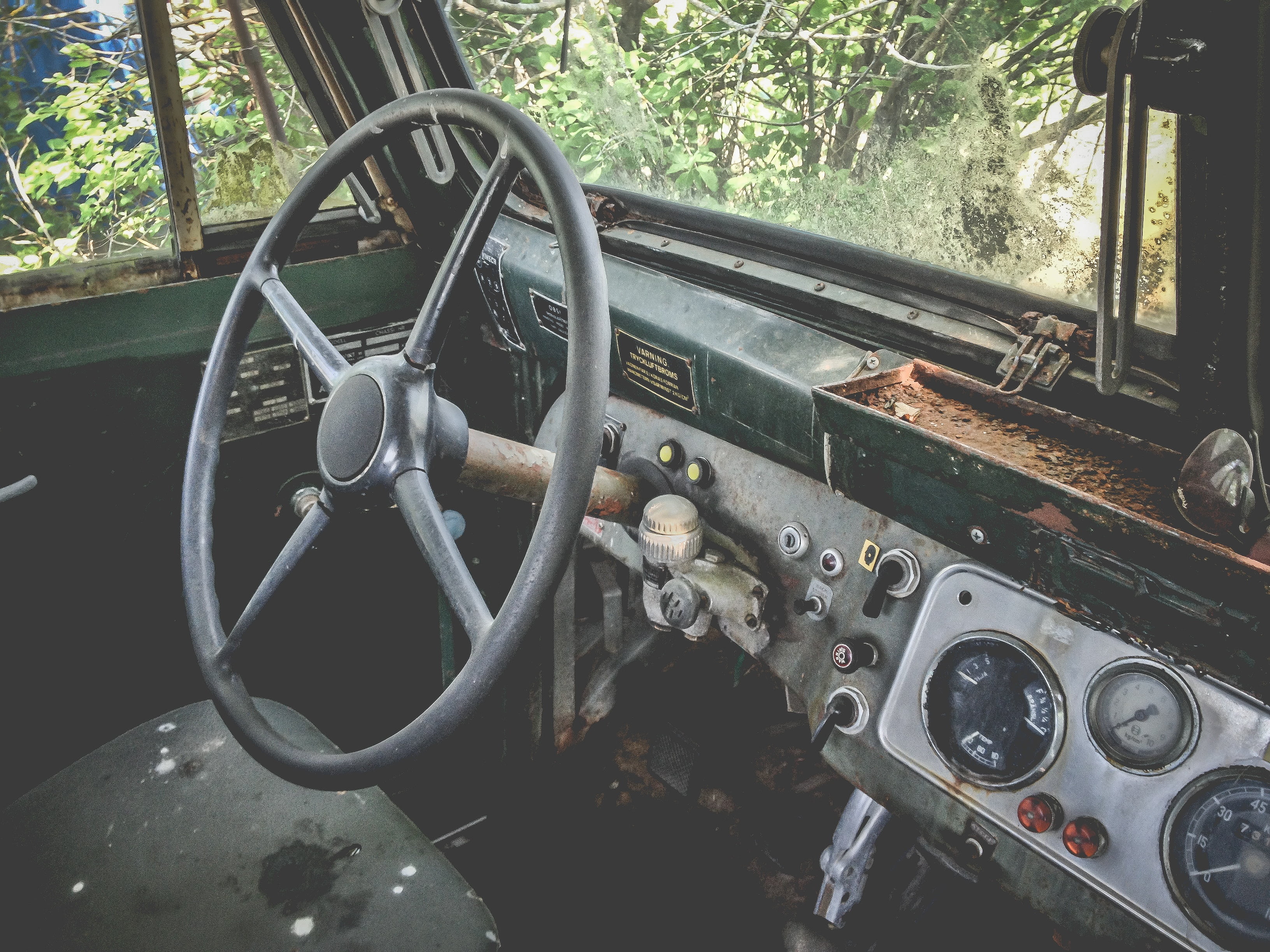 land vehicle, metal, day, tree, car, trees, truck, cockpit, indoors, dashboard, no people, abandoned, control, green, mode of transportation, automotive, HD Wallpaper