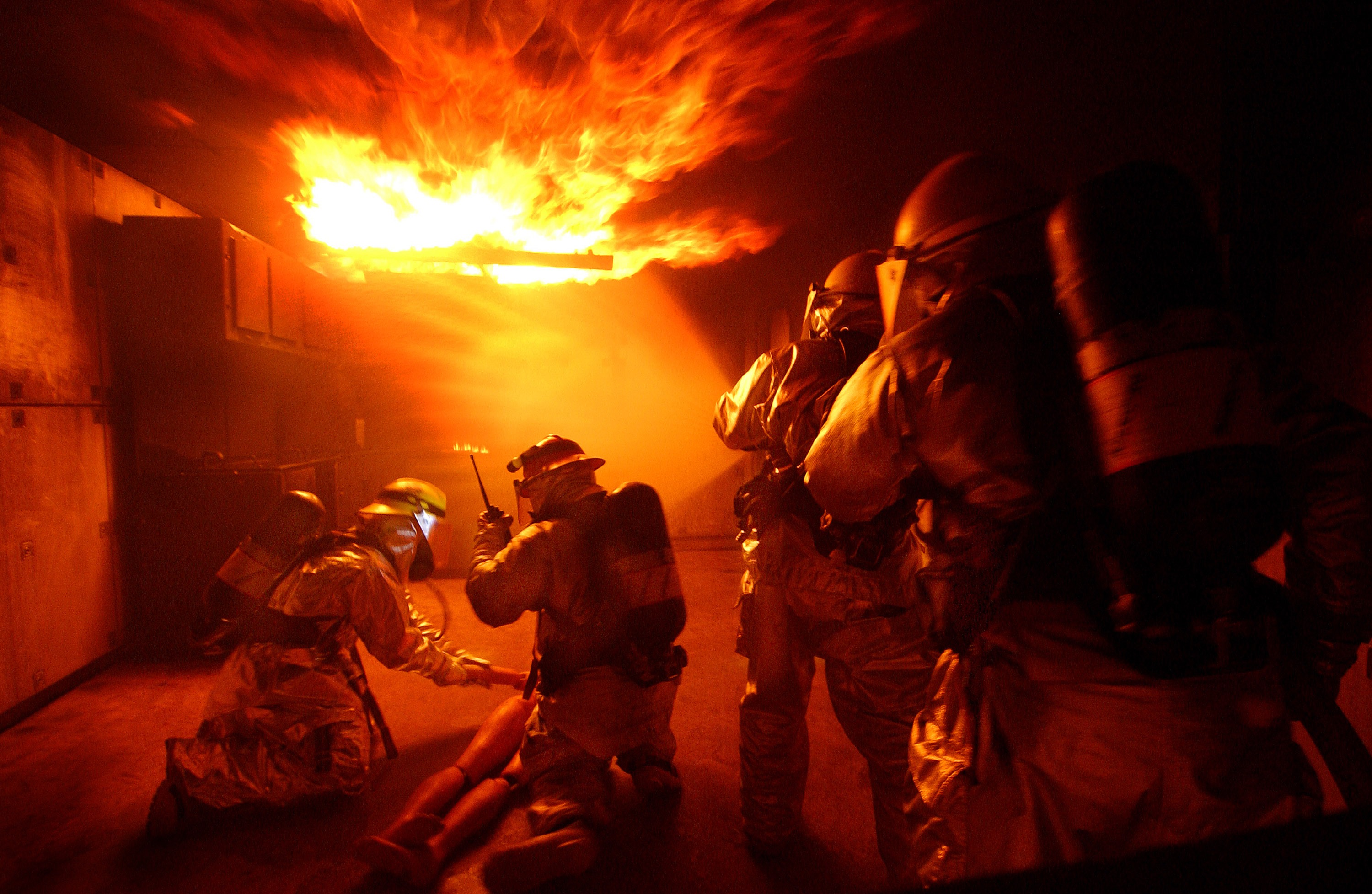 breathing apparatus, night, soldiers, protective workwear, protection, heat - temperature, brand, occupation, medium group of people, standing, salvage, HD Wallpaper