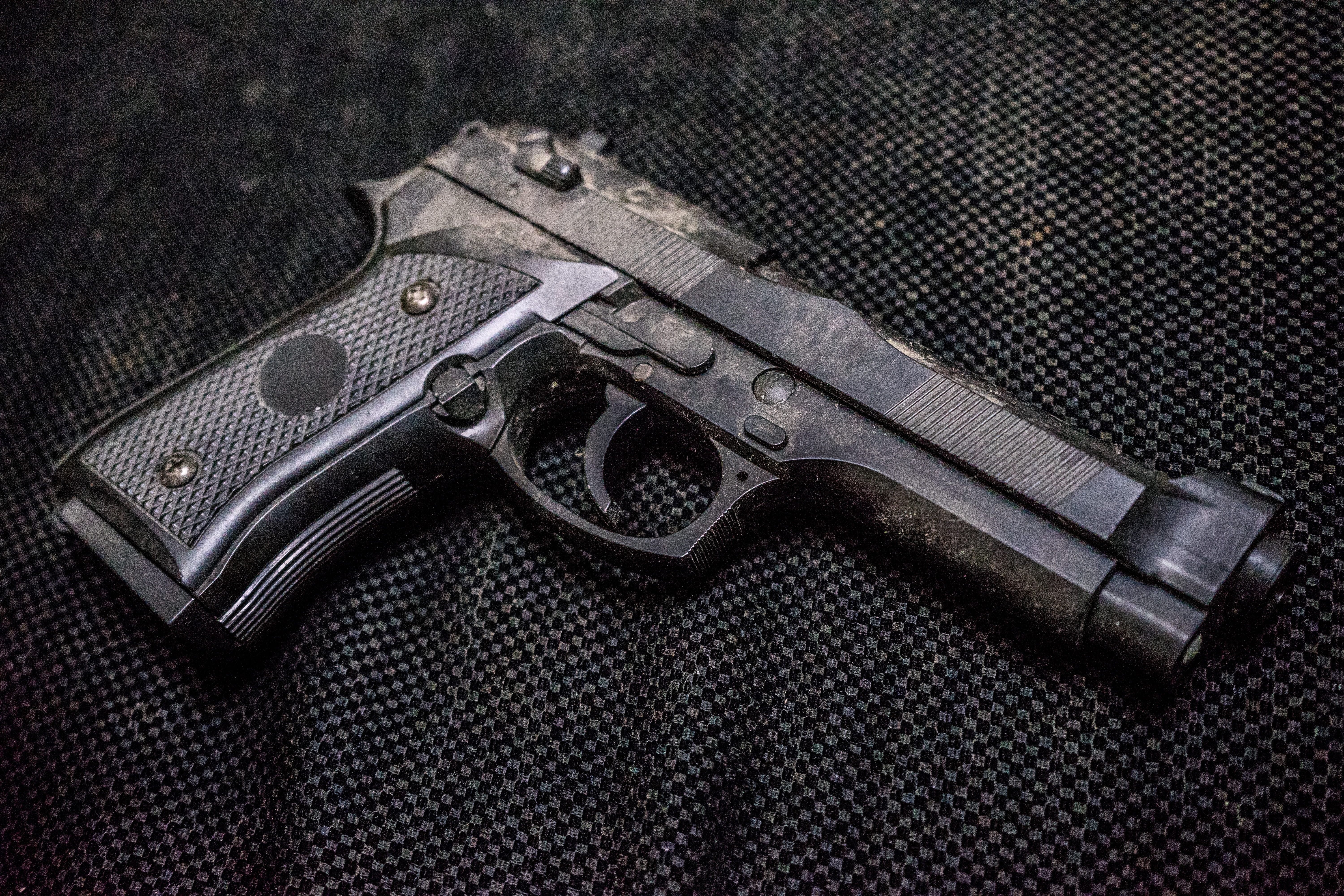 pistole, threats, crime, aggression, single object, violence, semi, weapon, sign, danger, Gun, safety, black color, dust, automatic, black, metal, Metal, HD Wallpaper
