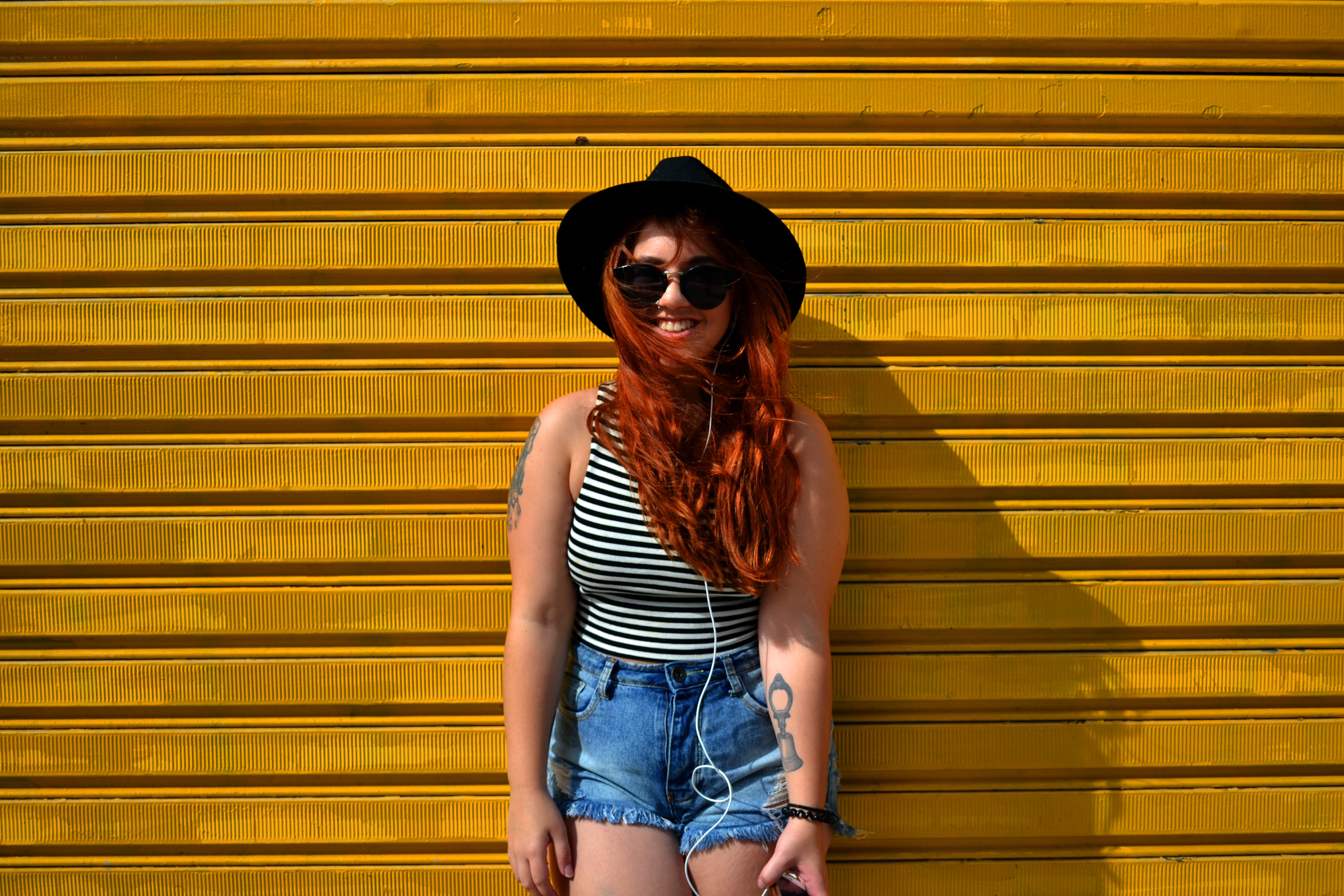 outdoors, smile, woman, happy, iphone, sunglasses, glasses, fashion, lifestyles, standing, long hair, real people, one person, front, three quarter length, HD Wallpaper