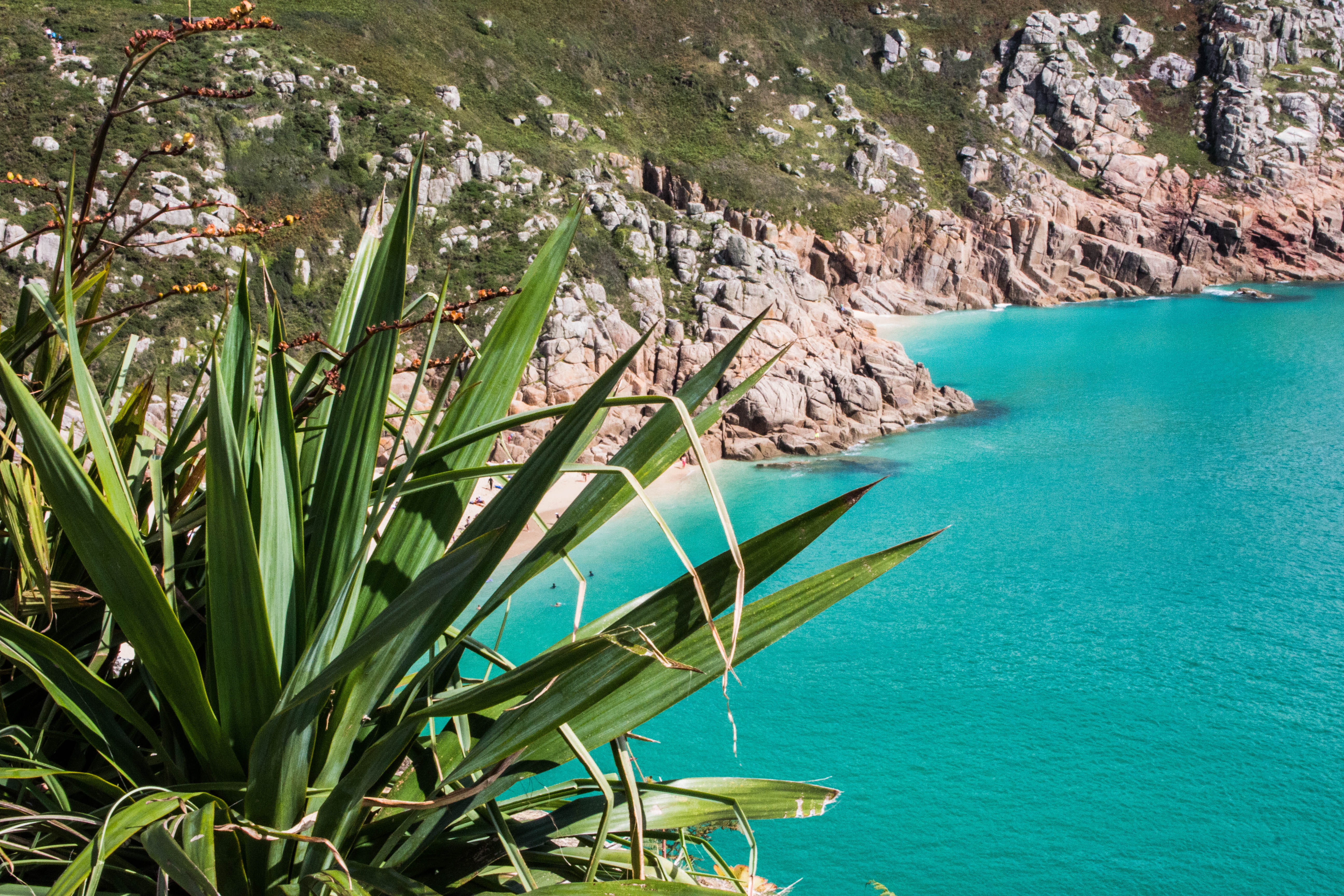 mode of transportation, beauty in nature, minack theatre, green color, sun, outdoors, cornwall, idyllic, porthcurno, green, sand, rocks, the minack theatre, HD Wallpaper
