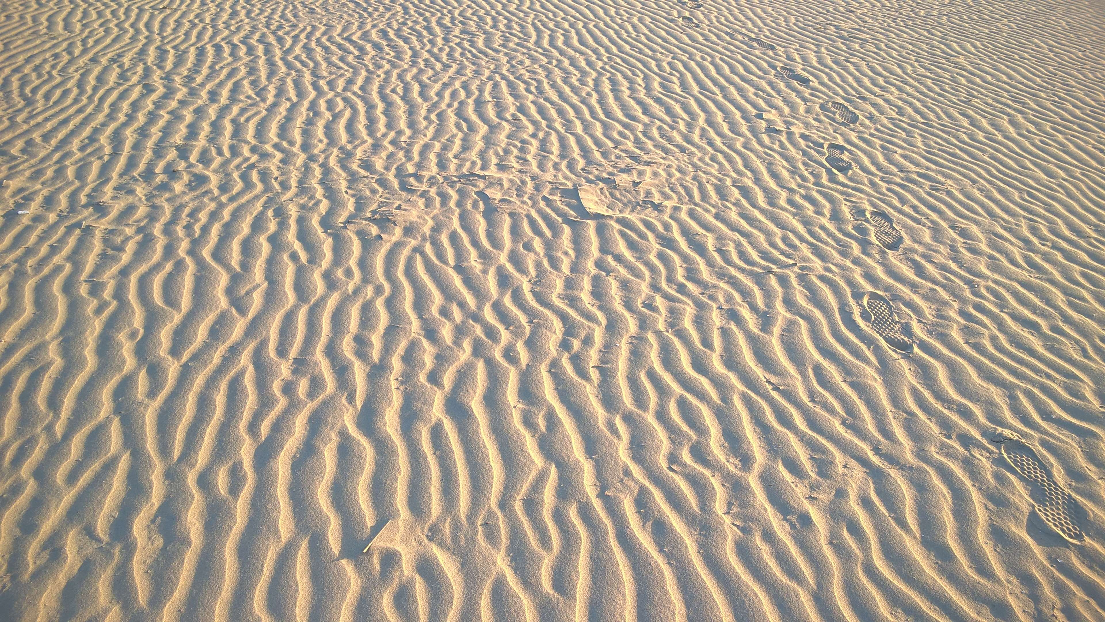 outdoors, day, pattern, desert, tranquility, 4K, alone, arid climate, climate, no people, beach, backgrounds, high angle view, nature, scenics - nature, HD Wallpaper