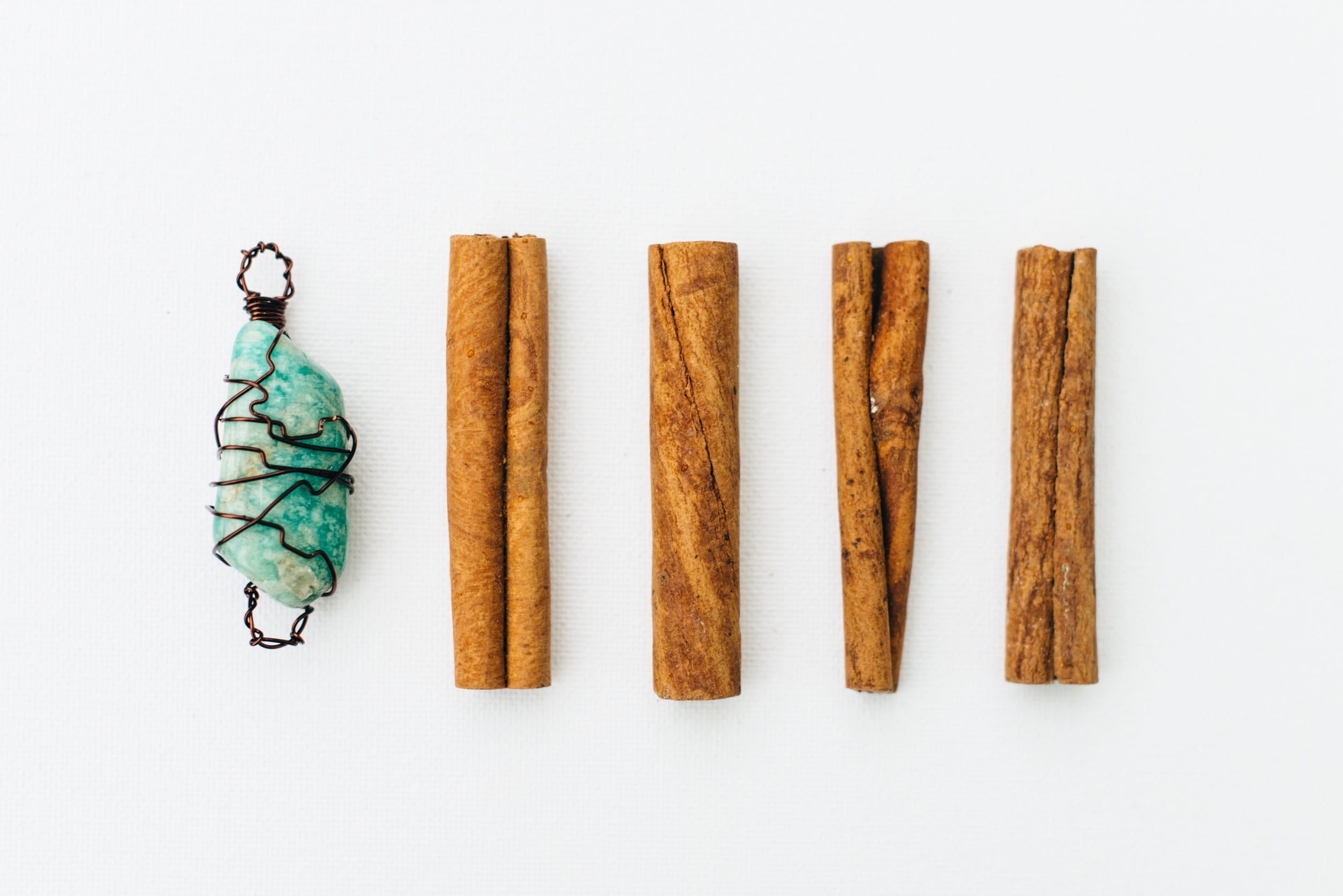 directly above, wood, medium group of objects, gemstone, group of objects, food and drink, in a row, beside, wire, arranged, wood - material, no people, HD Wallpaper
