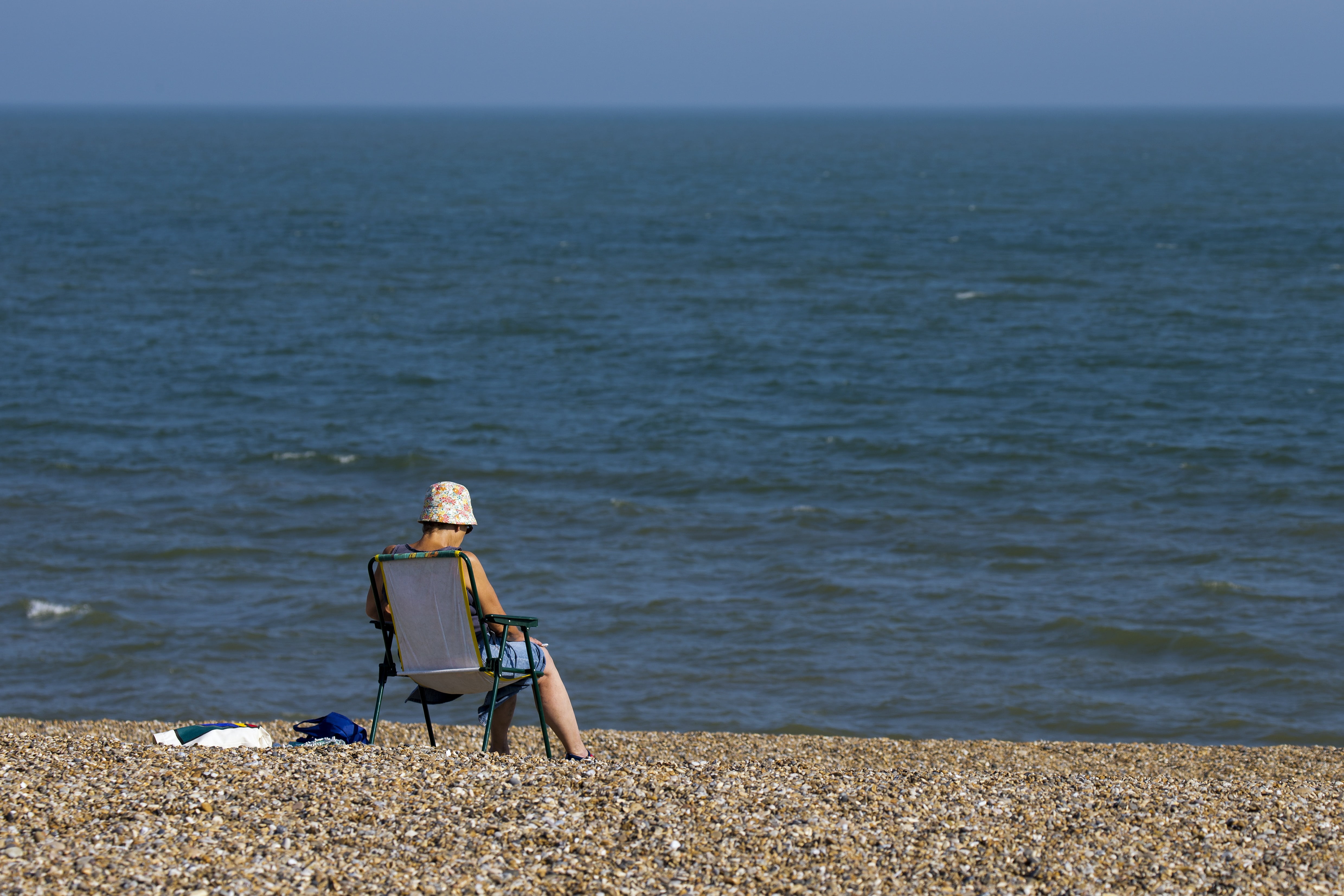 leisure activity, seaside, 4K, trip, sunshine, horizon over water, day, sunny, suffolk, horizon, sitting, land, beach, sky, clear sky, sea, vacations, HD Wallpaper
