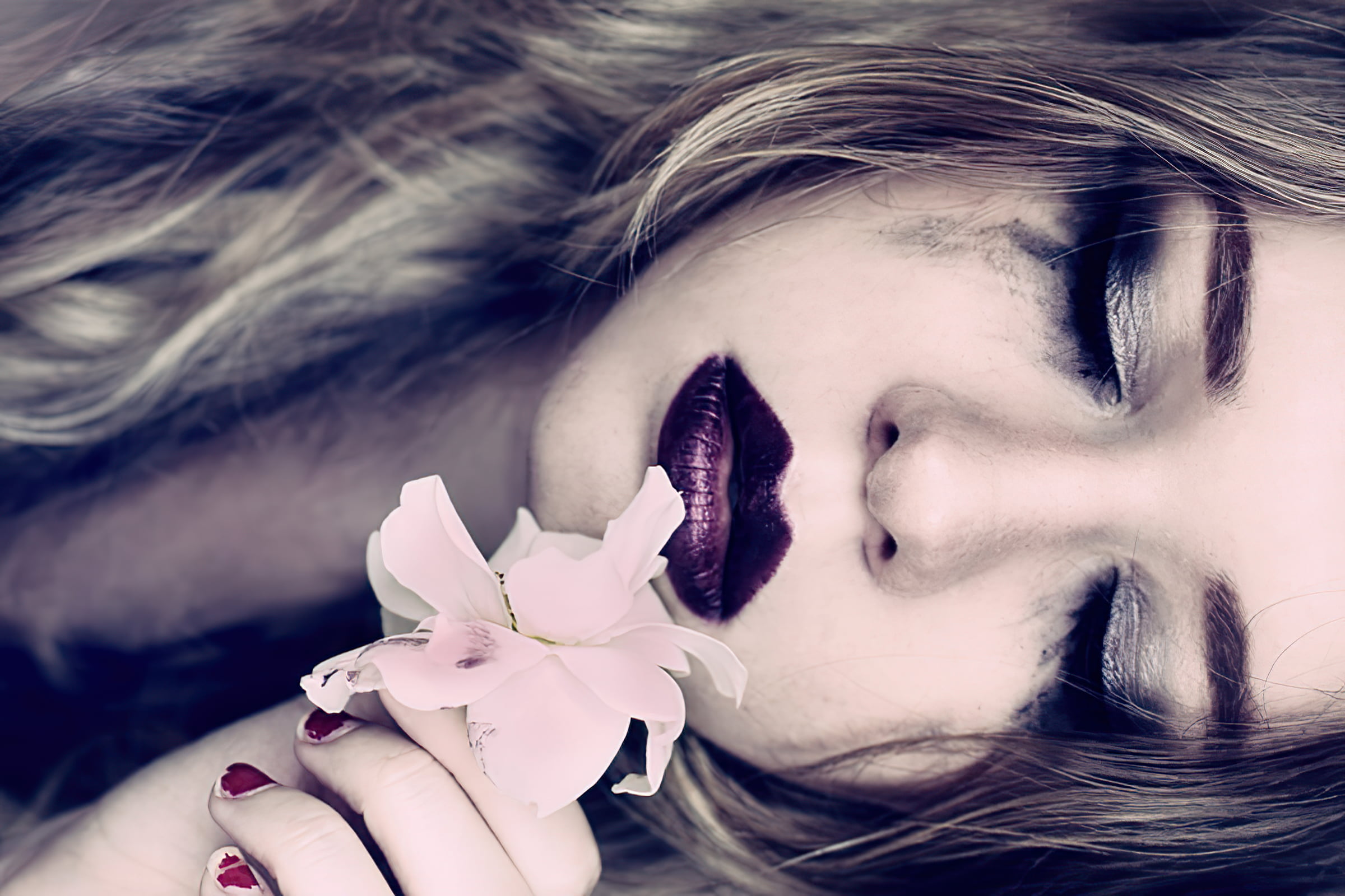 women, emotions, smudged makeup, 1080P, painted fingernails, lipstick, face, flowers, emotional, crying, emotion, blonde, HD Wallpaper