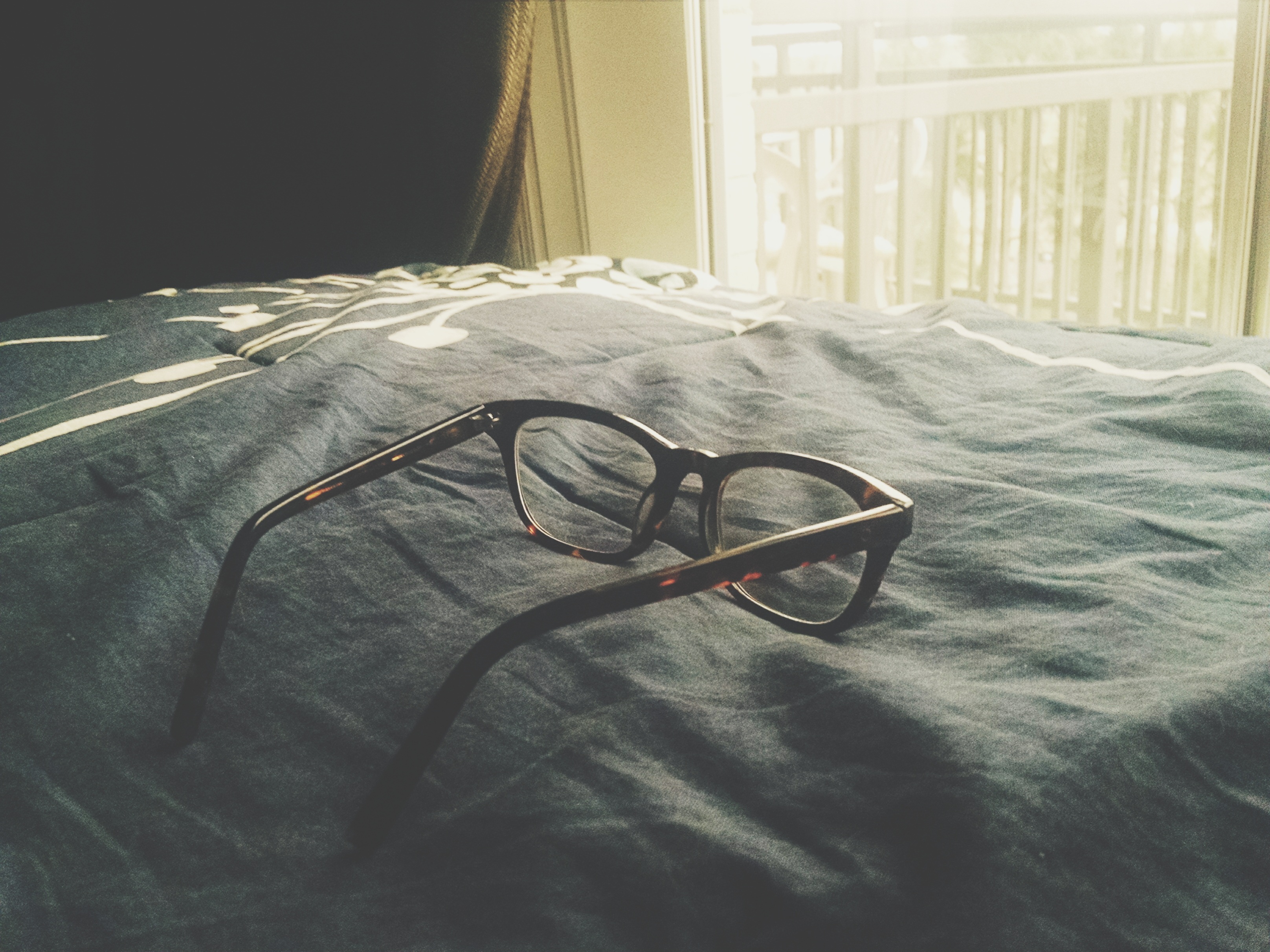 sheet, frames, absence, style, transparent, 2K, spectacle, table, gray, home interior, domestic room, no people, furniture, personal accessory, fashion, HD Wallpaper