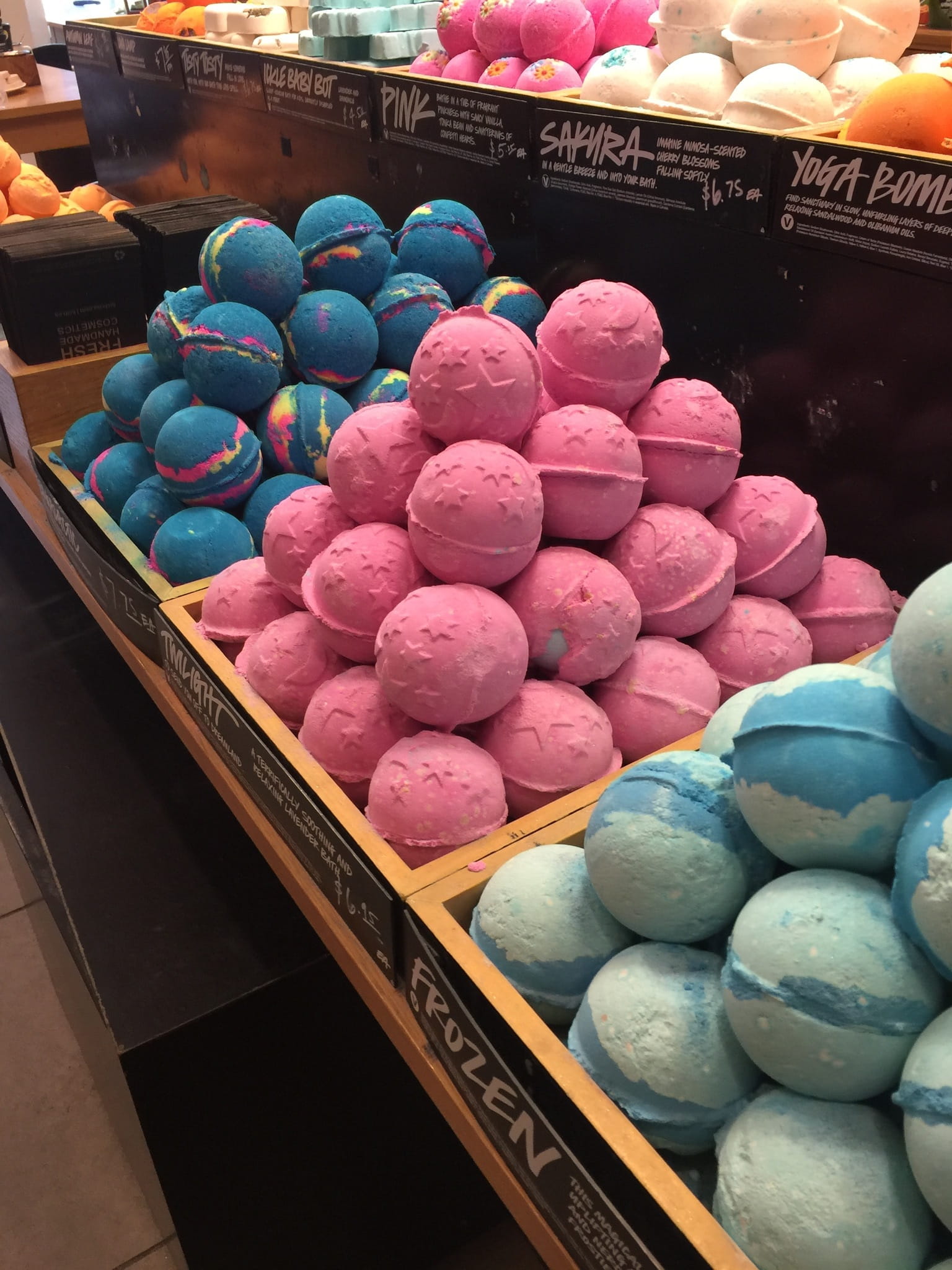 consumerism, sale, relaxation, for sale, macaroon, abundance, sweet food, choice, 1080P, bomb, lot, market, high angle view, no people, bathroom, food, Phone HD Wallpaper