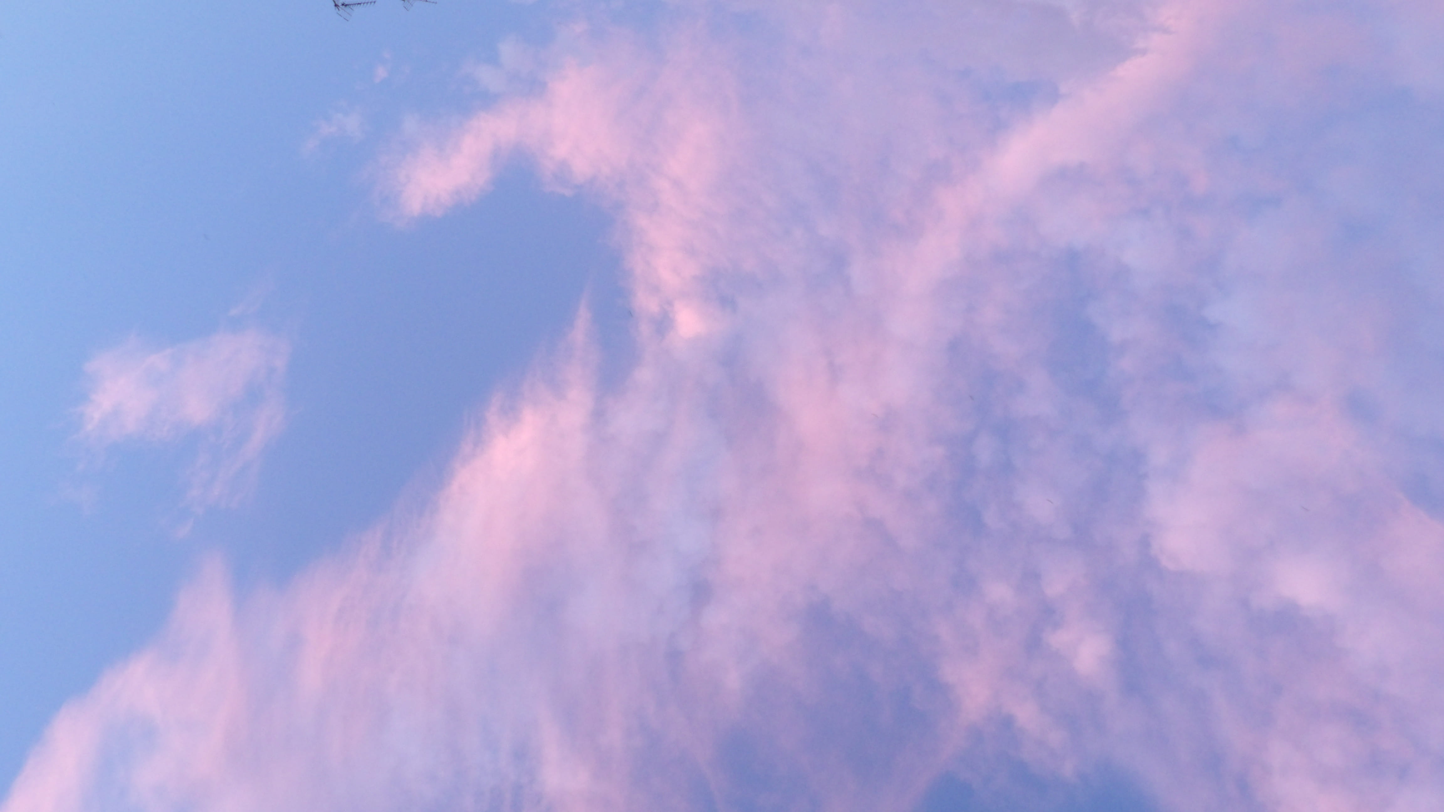 abstract backgrounds, low angle view, cloudscape, dramatic sky, tranquility, wind, nature, atmosphere, tranquil scene, cloud - sky, city, beauty in nature, HD Wallpaper