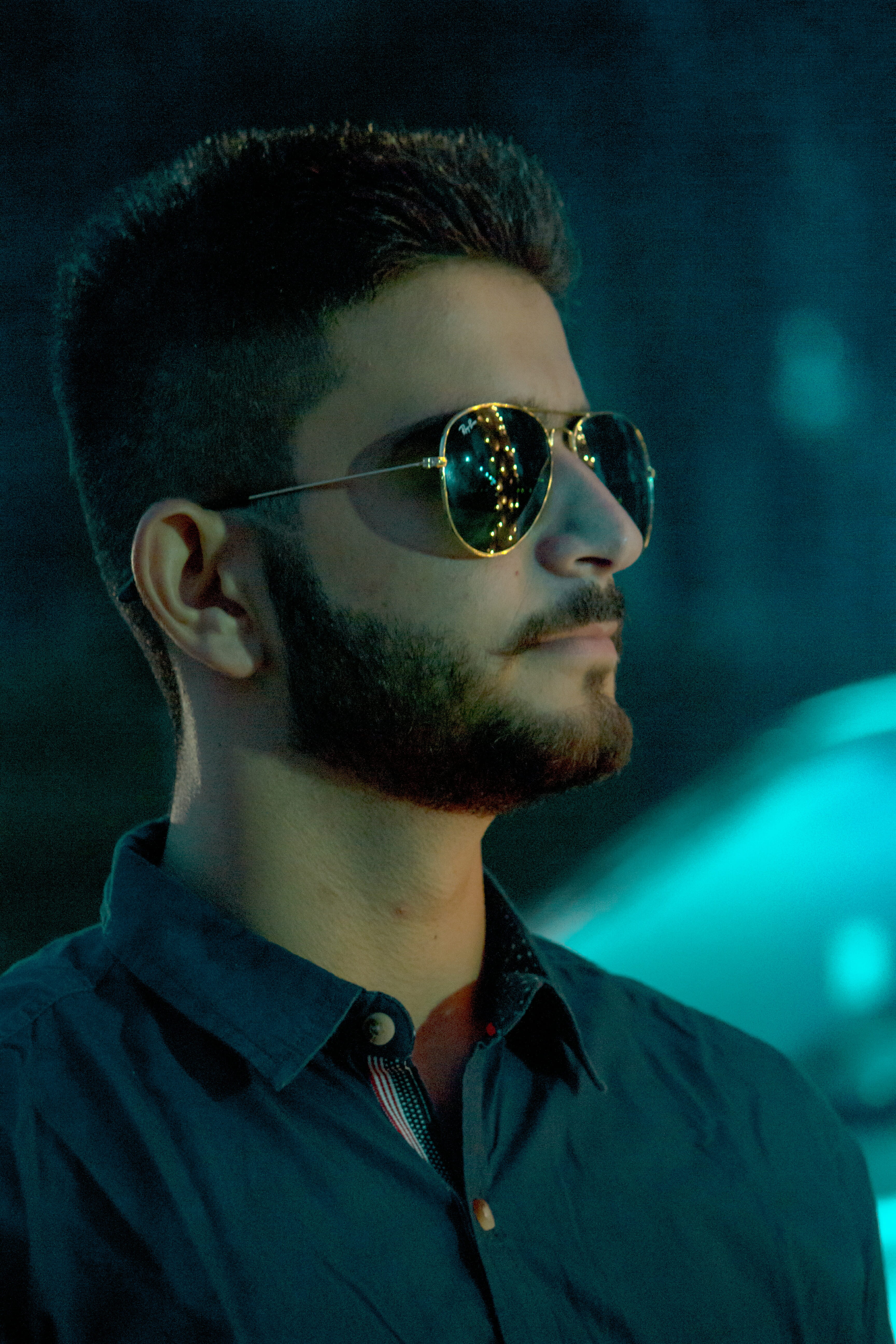 rayban, lifestyles, blue, leisure activity, lightsbokeh, shades, nabha road, blur, photography, focus on foreground, hd, real people, glasses, Phone HD Wallpaper