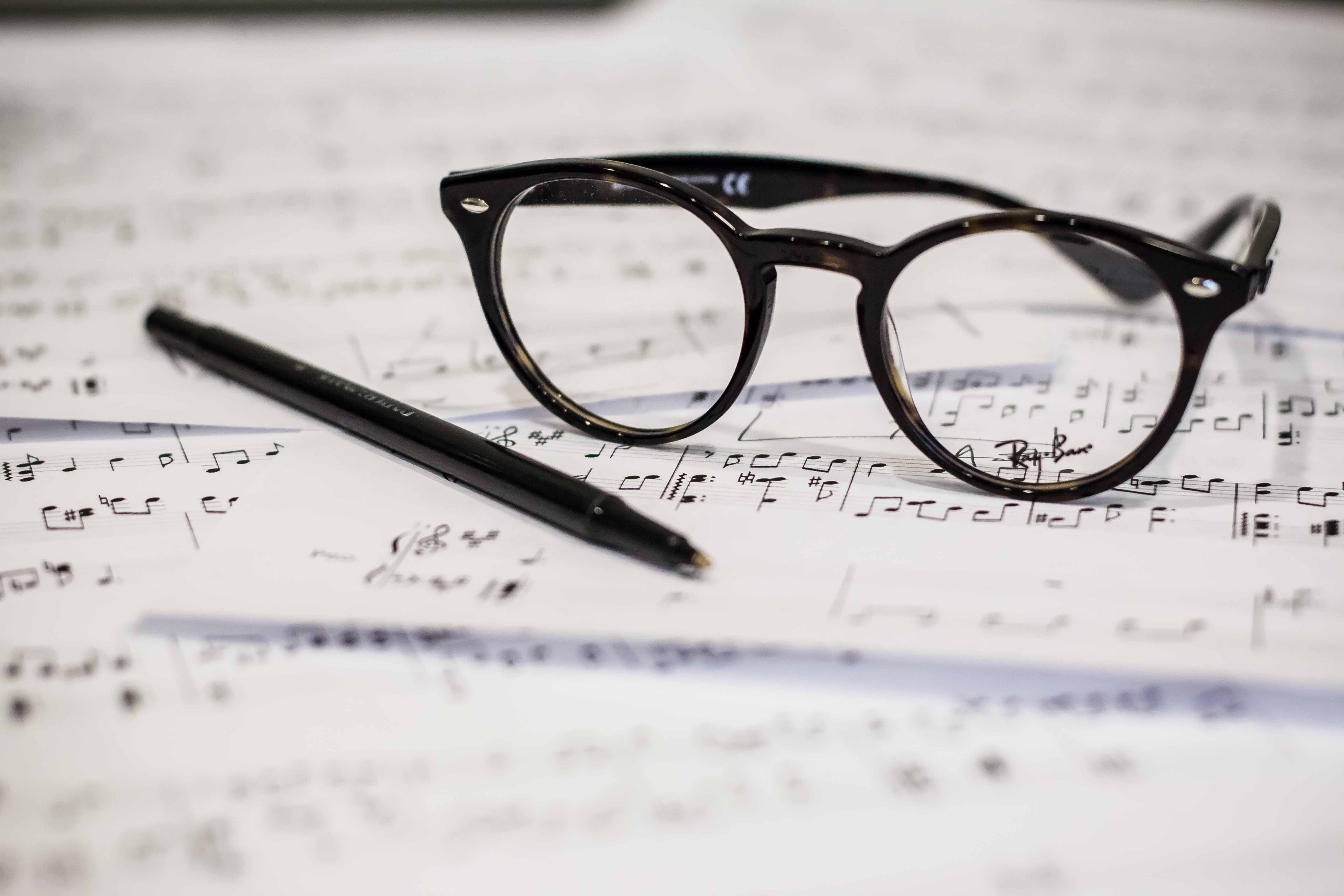 panto, spectacle, fashion, near, white, spec, no people, black and white, black, eyewear, music, still life, education, document, ballpoint, HD Wallpaper