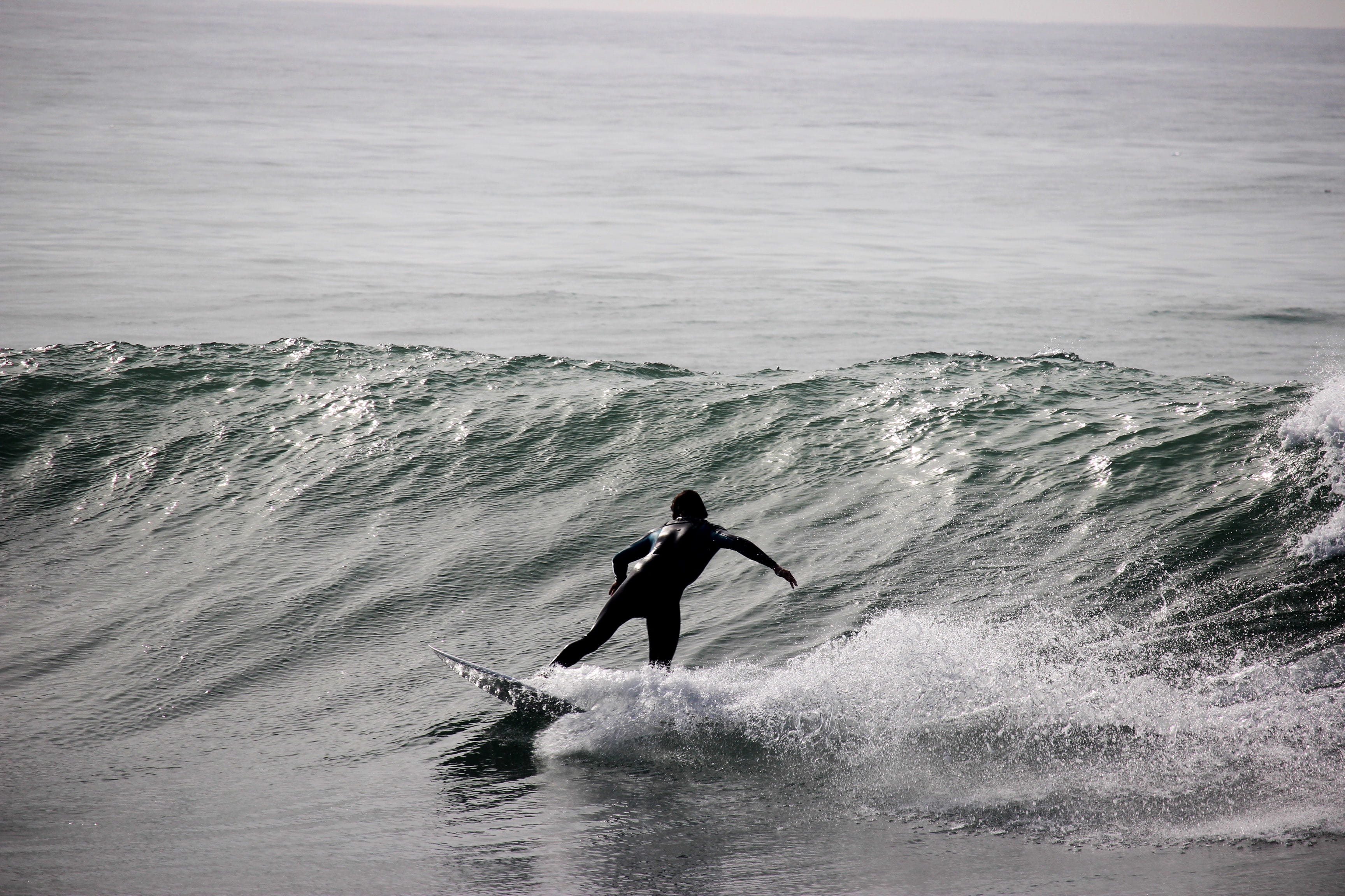 beauty in nature, skill, extreme Sports, water, man, wave, human, sea, surfing, water Sport, leisure activity, lifestyles, horizon over water, sports equipment, HD Wallpaper