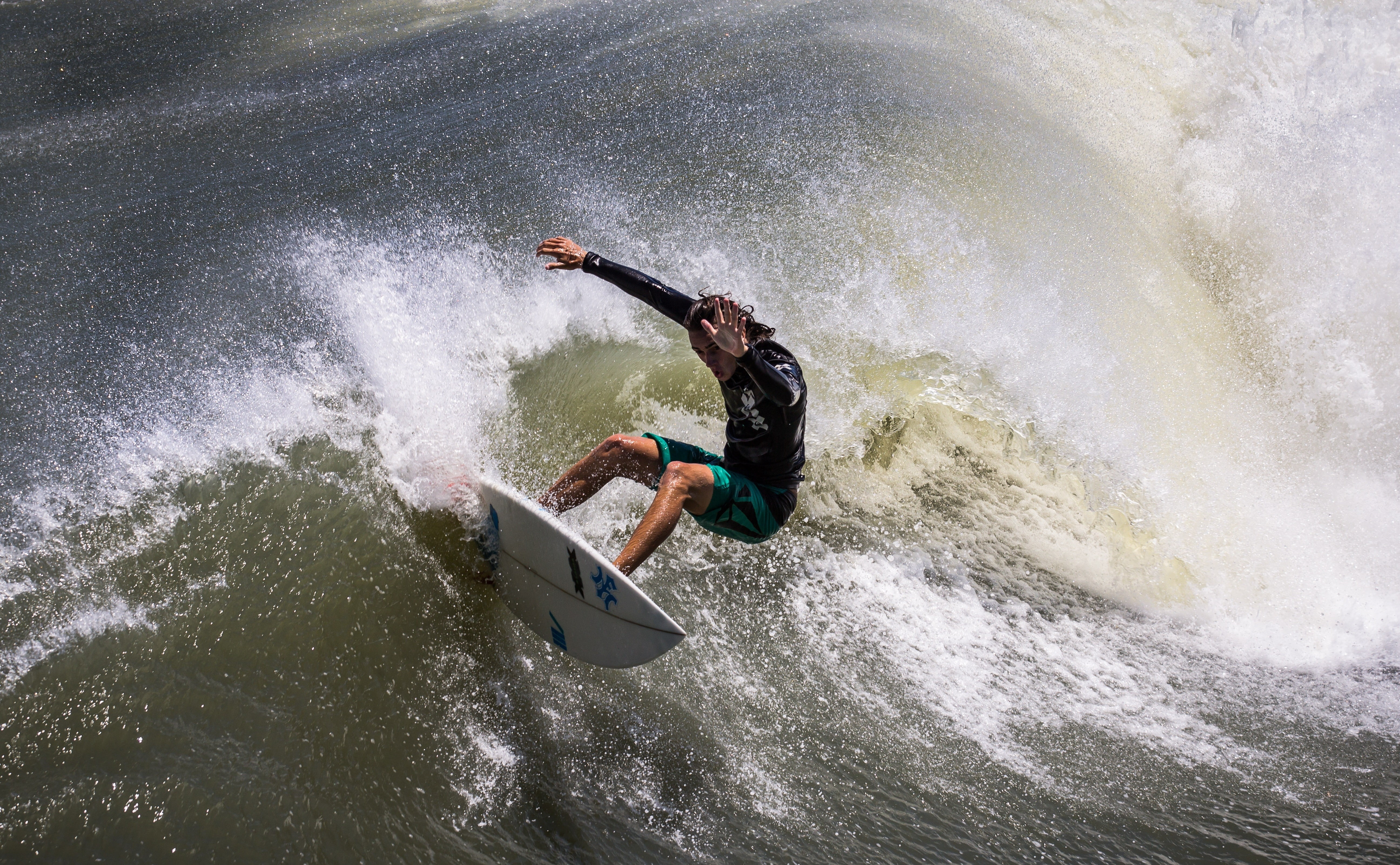 extreme sports, one person, leisure activity, adventure, aquatic sport, day, sportswear, lifestyles, surfing, communication, motion, sea, water, men, splashing, HD Wallpaper