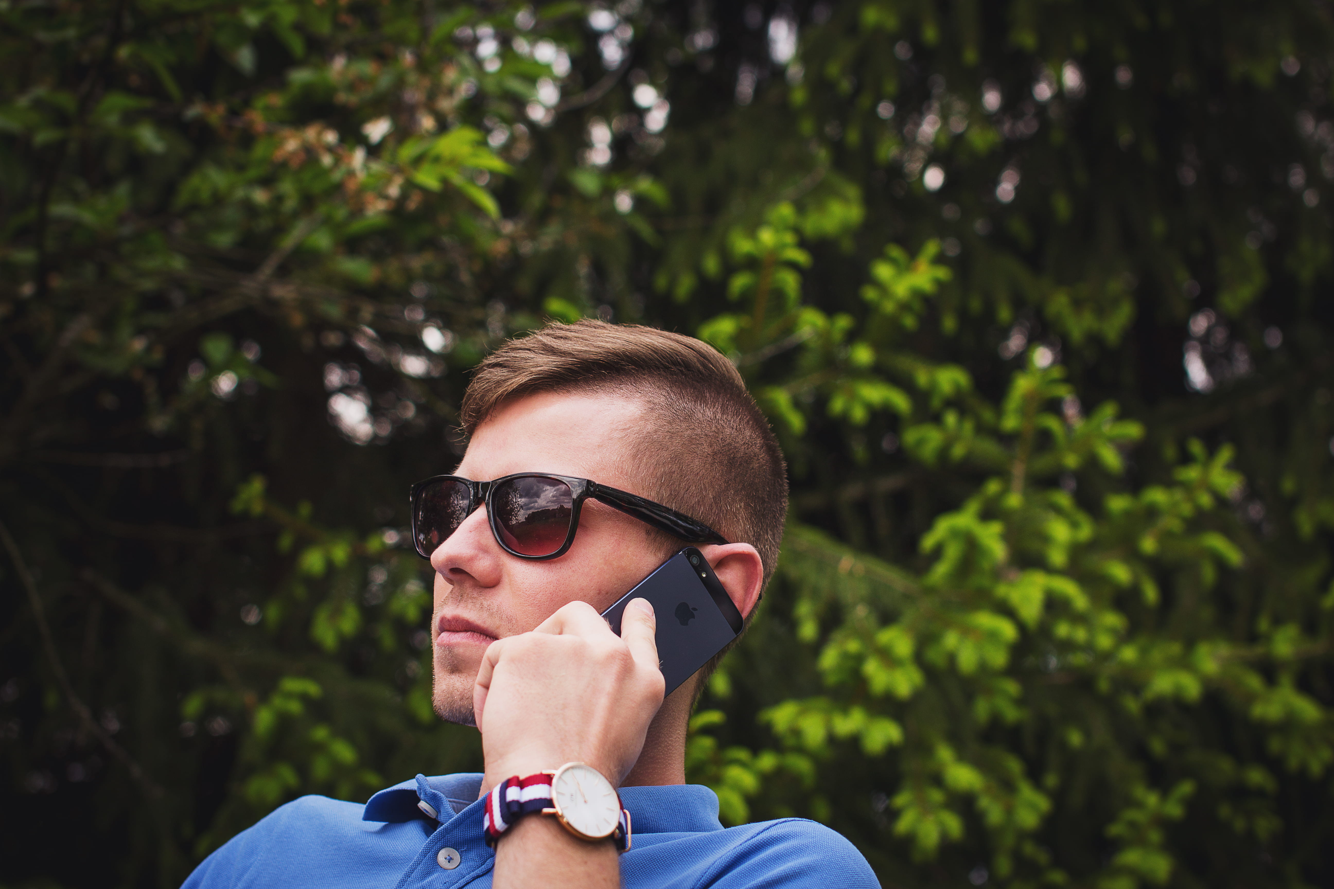 near, headshot, portrait, tree, young men, fashion, talking, black, lifestyles, talk, holding, android, one person, sunglass, smartphone, day, focus on foreground, HD Wallpaper