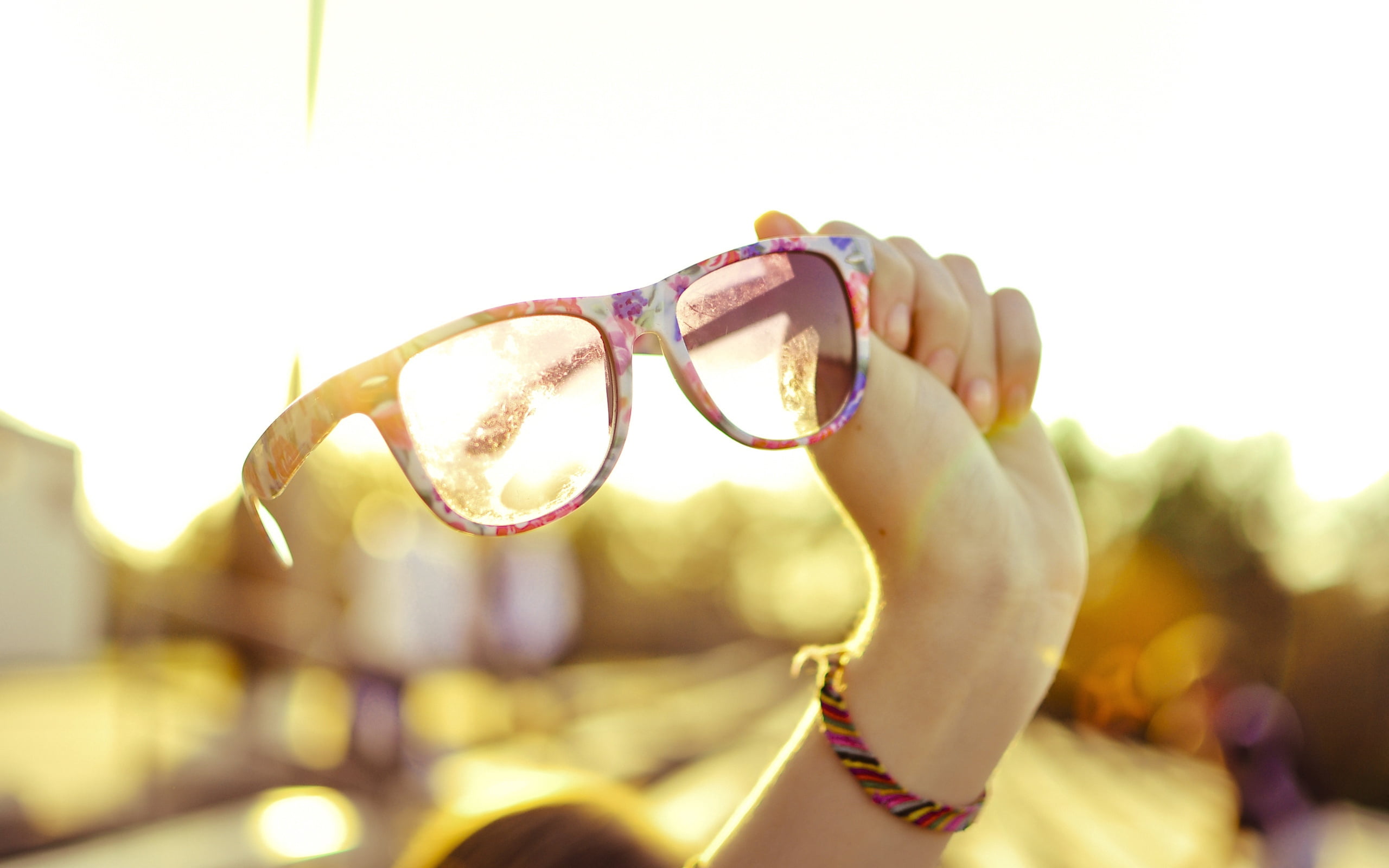 women, eyeglasses, day, one Person, hands, caucasian Ethnicity, framed, females, personal perspective, human limb, body part, wayfarer, looking, human finger, HD Wallpaper