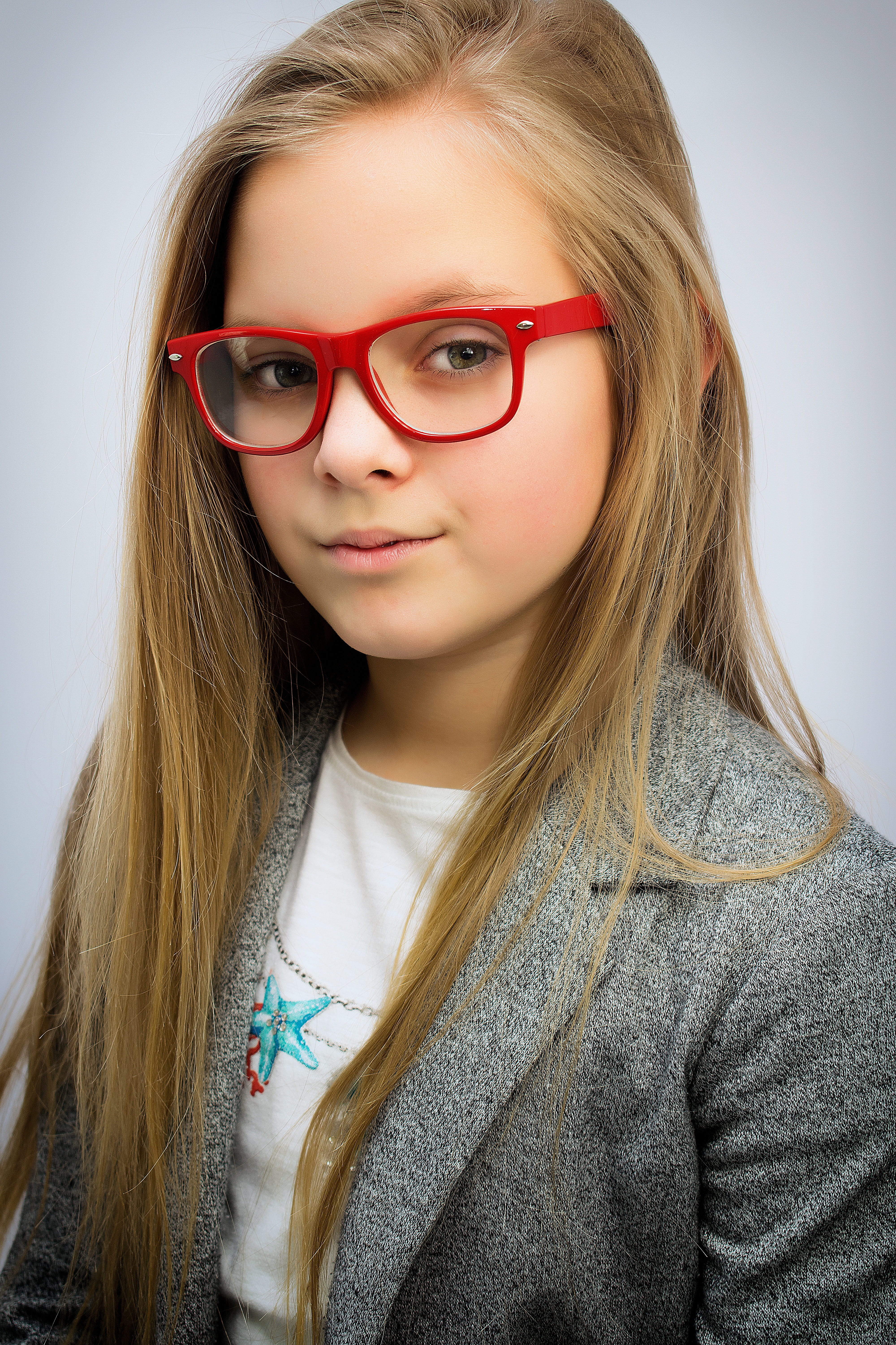 thinking, small child, fashion, portrait, eye, innocence, gray, wearing, young girl, woman, blond hair, hairstyle, wayfarer, young, one person, women, looking at camera, Phone HD Wallpaper