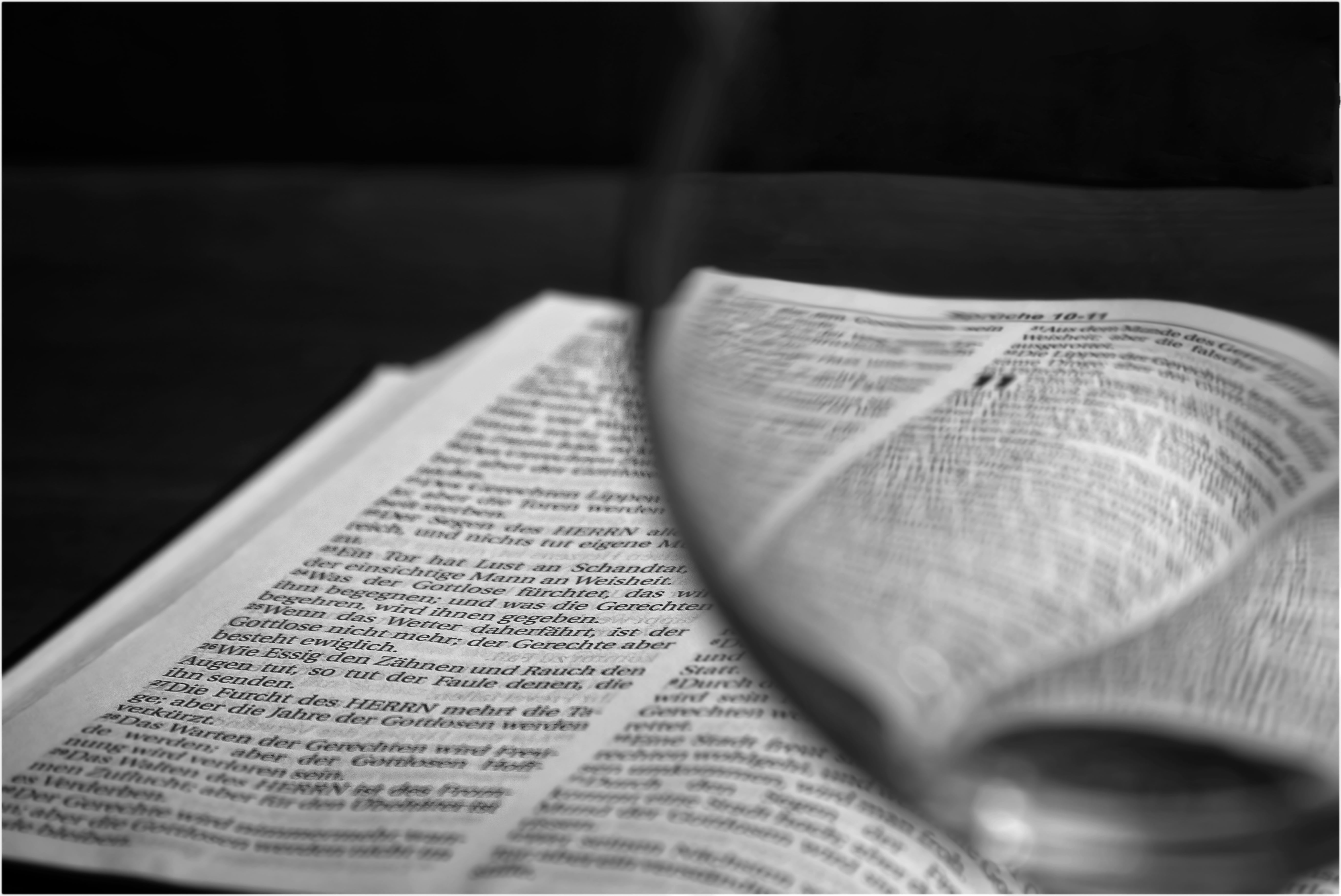 sharpness, magnifying, publication, bible, lenses, communication, studio shot, front, data, notes, eye glasses, indoors, learn, page, book page, glass, HD Wallpaper