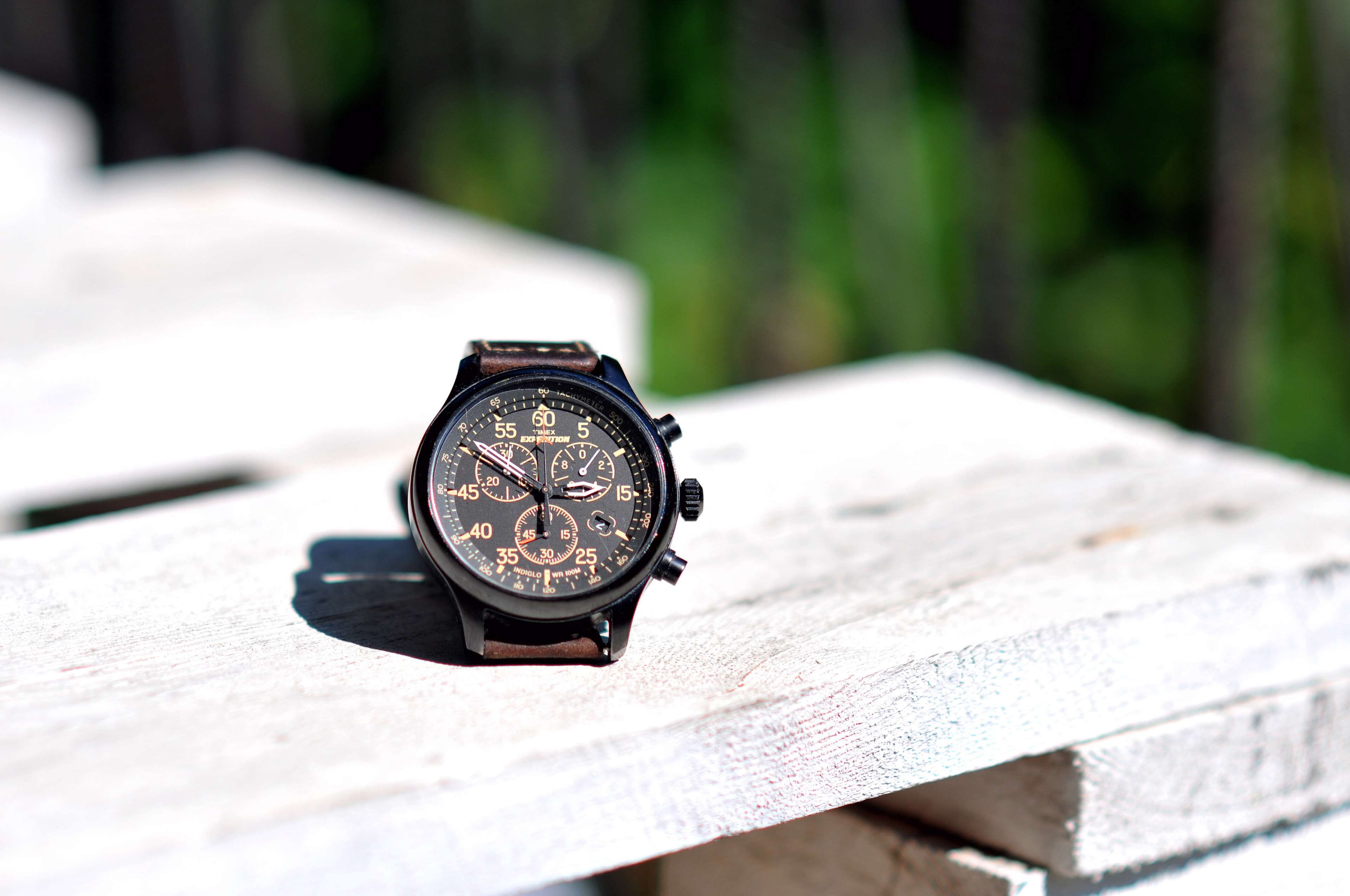 table, clock, no people, wood - material, 4K, architecture, nature, day, number, personal accessory, accuracy, outdoors, focus on foreground, sunlight, HD Wallpaper