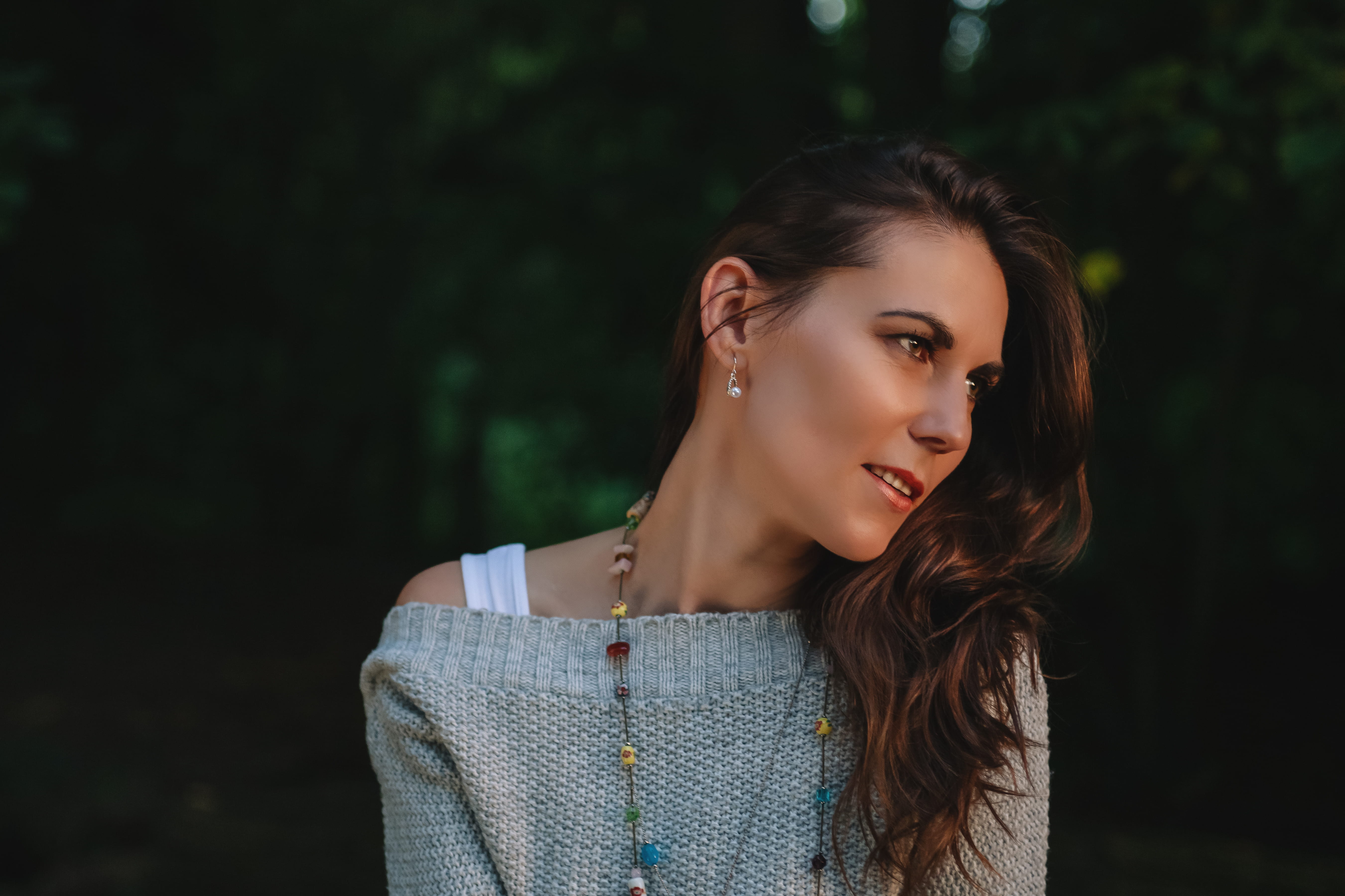 pretty, 5K, focus on foreground, adult, staring, beautiful woman, female, sweater, beautiful people, beauty, women, grey, woman, light, young women, portrait, HD Wallpaper