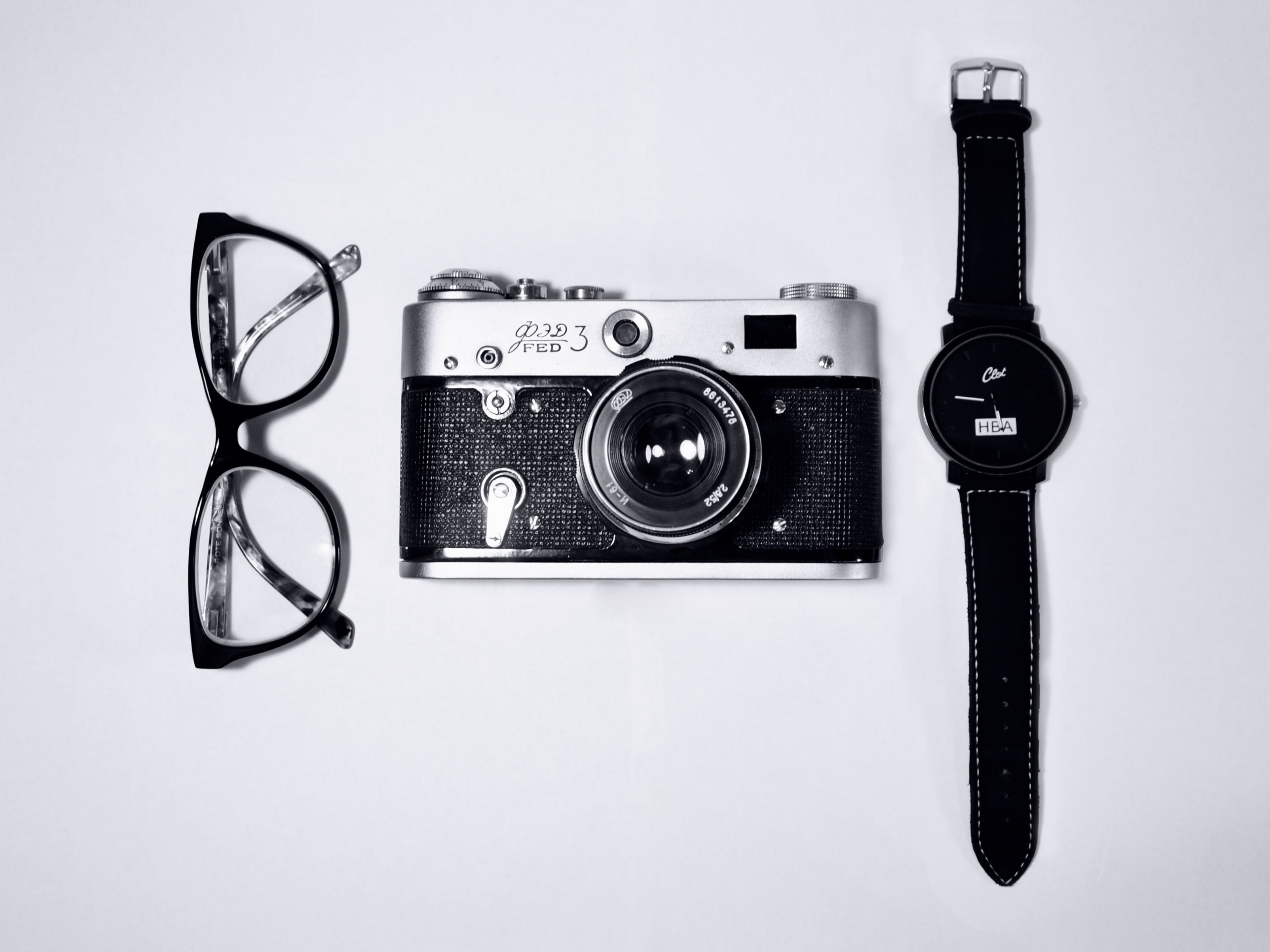 equipment, lens - optical instrument, camera, eyeglasses, analog, nostalgia, land, single object, watch, close-up, antique, number, indoors, technology, HD Wallpaper
