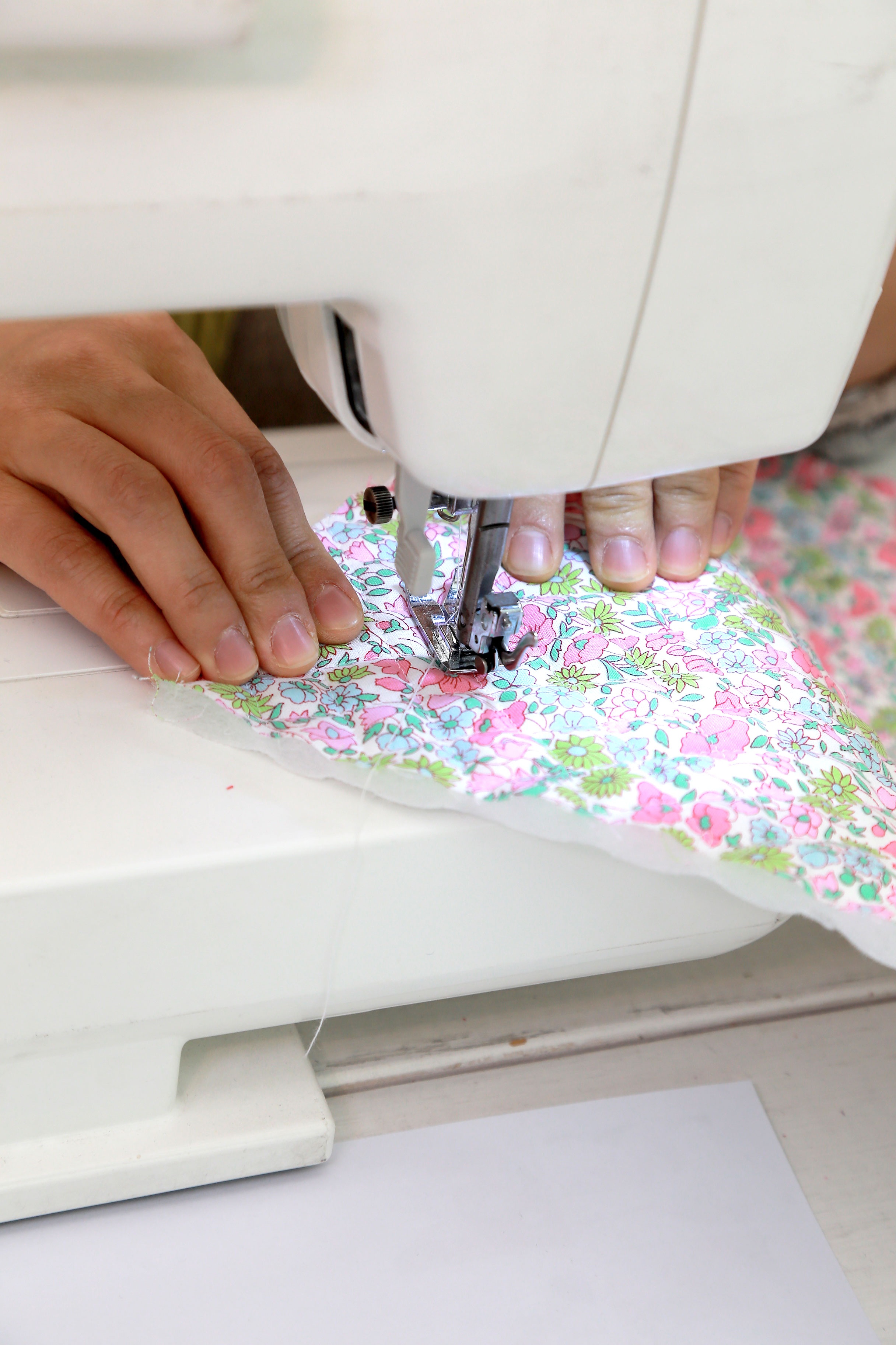 sewing, body part, human body part, sewing machines, lifestyles, nail, creativity, skill, sewing machine, this bongteul, floral, indoors, one person, art and craft, Phone HD Wallpaper