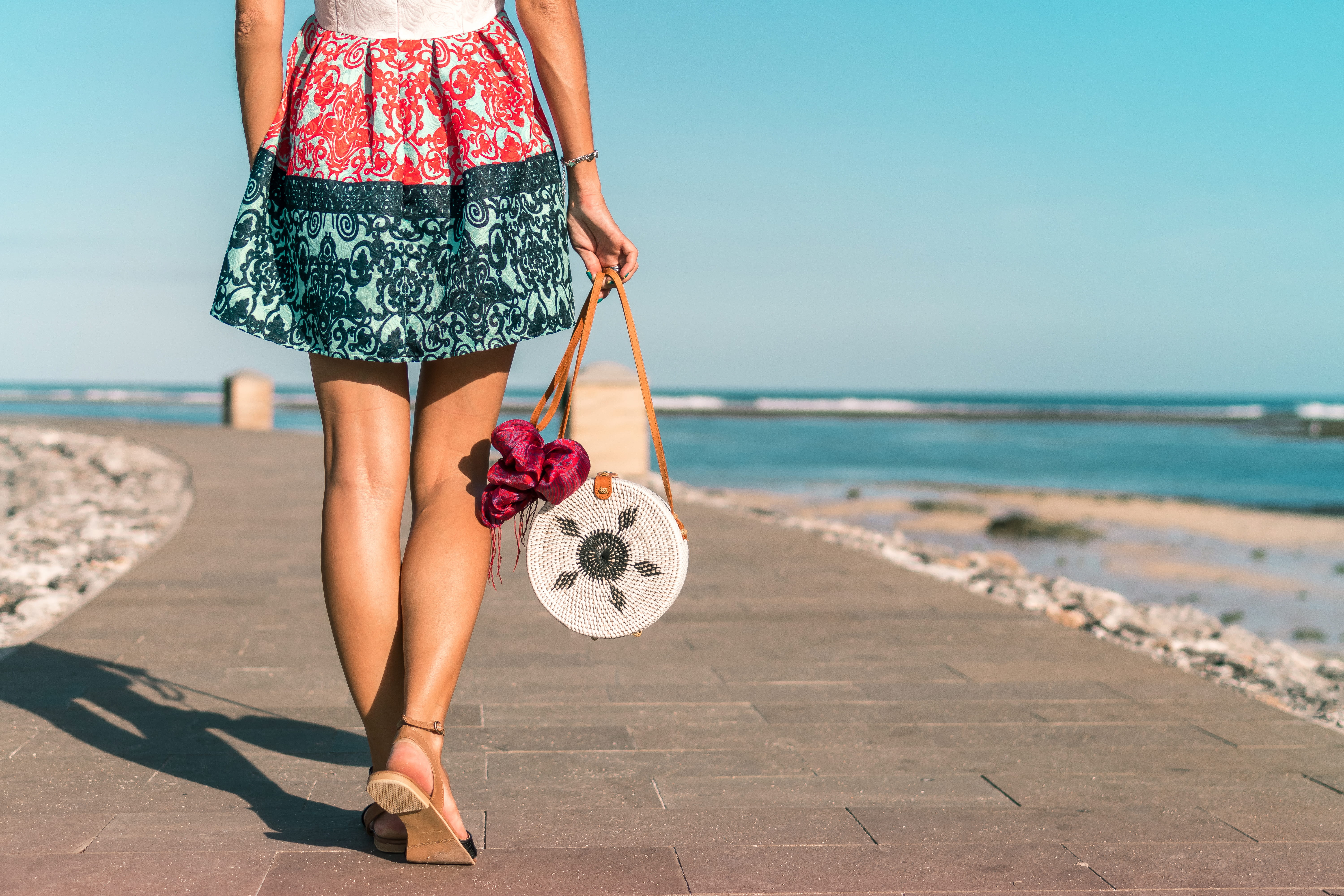 horizon over water, mini, women, skirt, water, holiday, standing, wicker, bag, stylish, leisure activity, fashion, female, fashionable, sea, outdoors, woman, HD Wallpaper