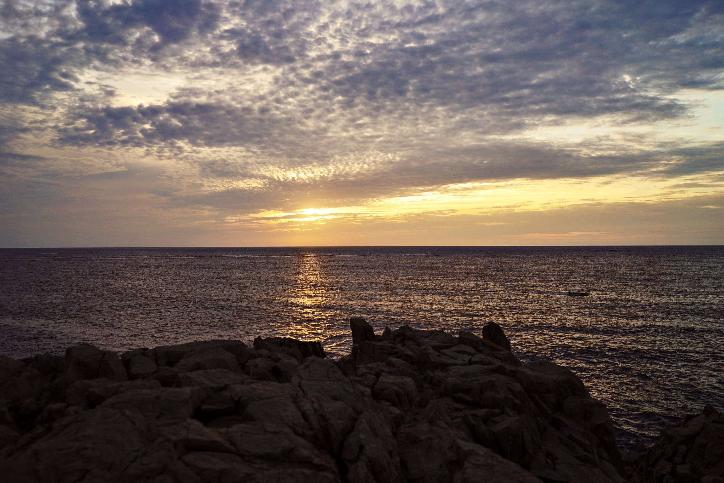 water, waters, evening sun, tranquility, horizon over water, gorgeous, sun, beach, rock, meditation, non-urban scene, japan, tranquil scene, sunset, ocean, HD Wallpaper