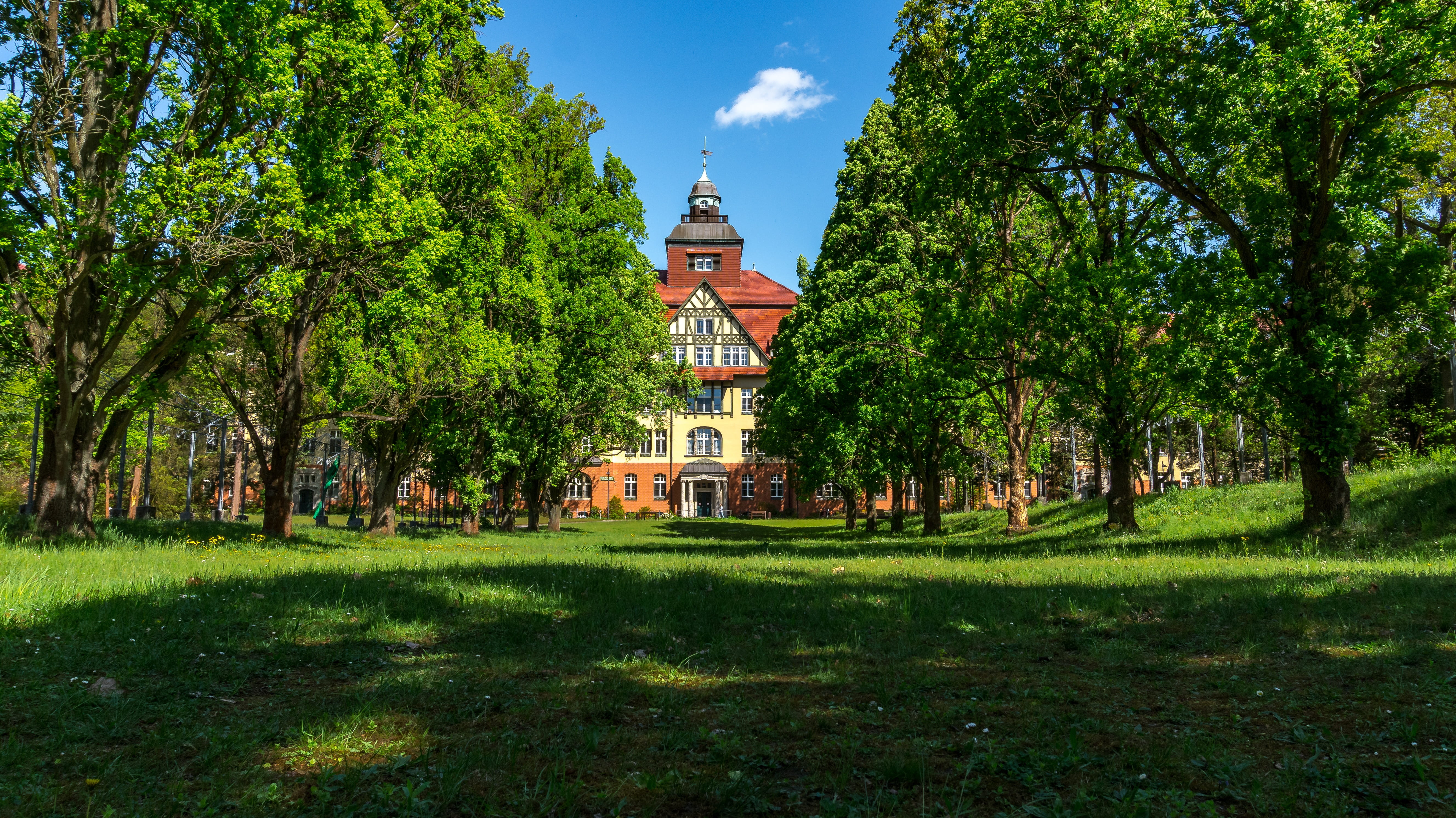building, house, plant, travel destinations, old house, place of worship, tree, land, red, religion, built structure, sky, home, near, summer, architecture, HD Wallpaper