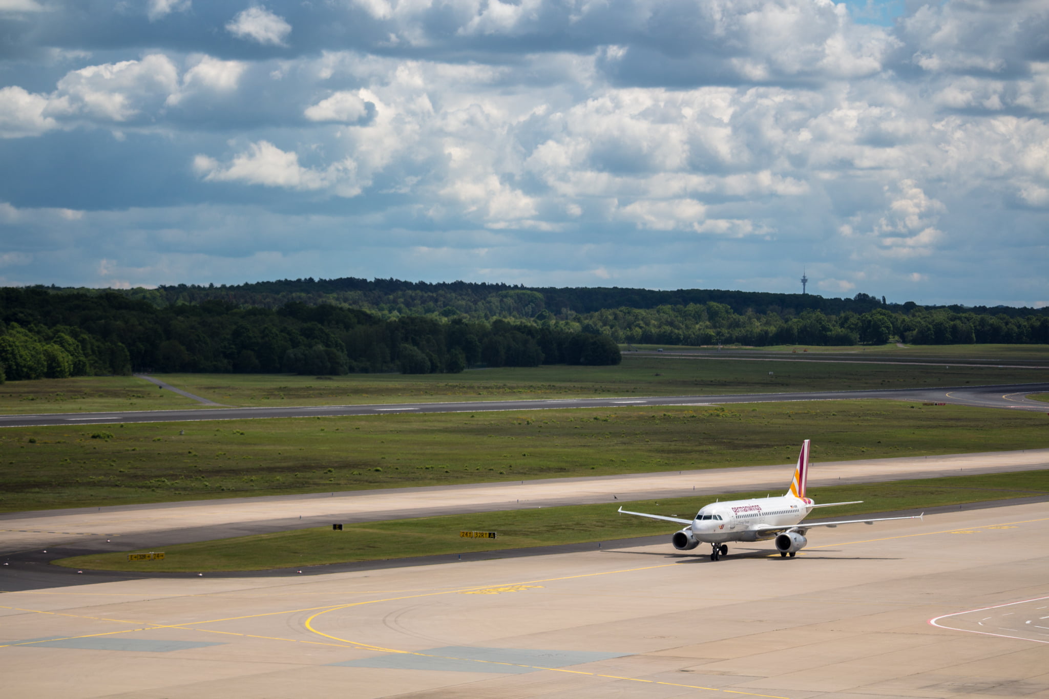 clouds, transportation, aerospace industry, cloud - sky, Cologne, environment, land, airplane, airport runway, plant, sky, travel, outdoors, day, private airplane, HD Wallpaper