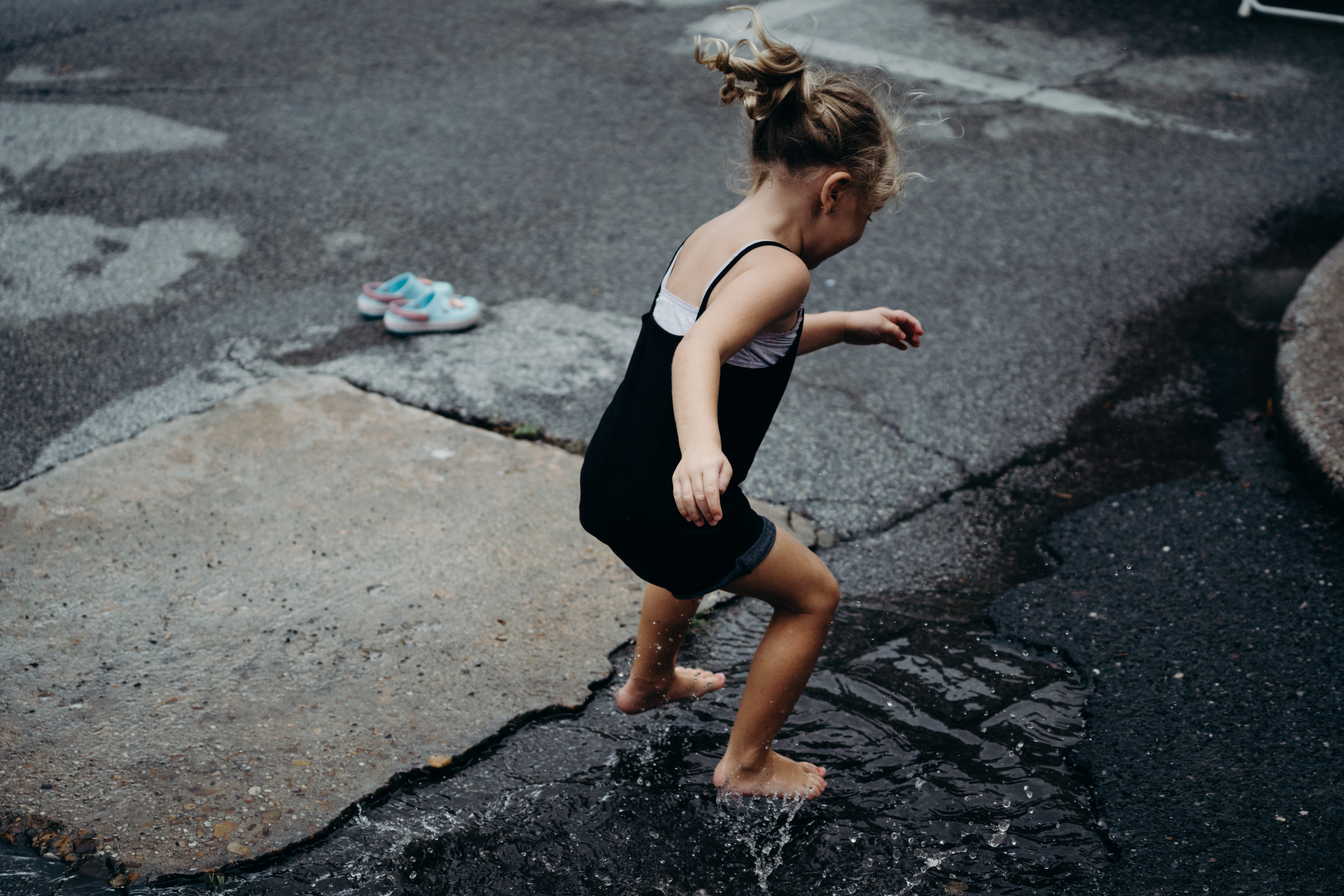outside, one Person, caucasian Ethnicity, jogging, beautiful, people, healthy Lifestyle, street, beauty, slim, city Life, young Adult, the Human Body, child, HD Wallpaper