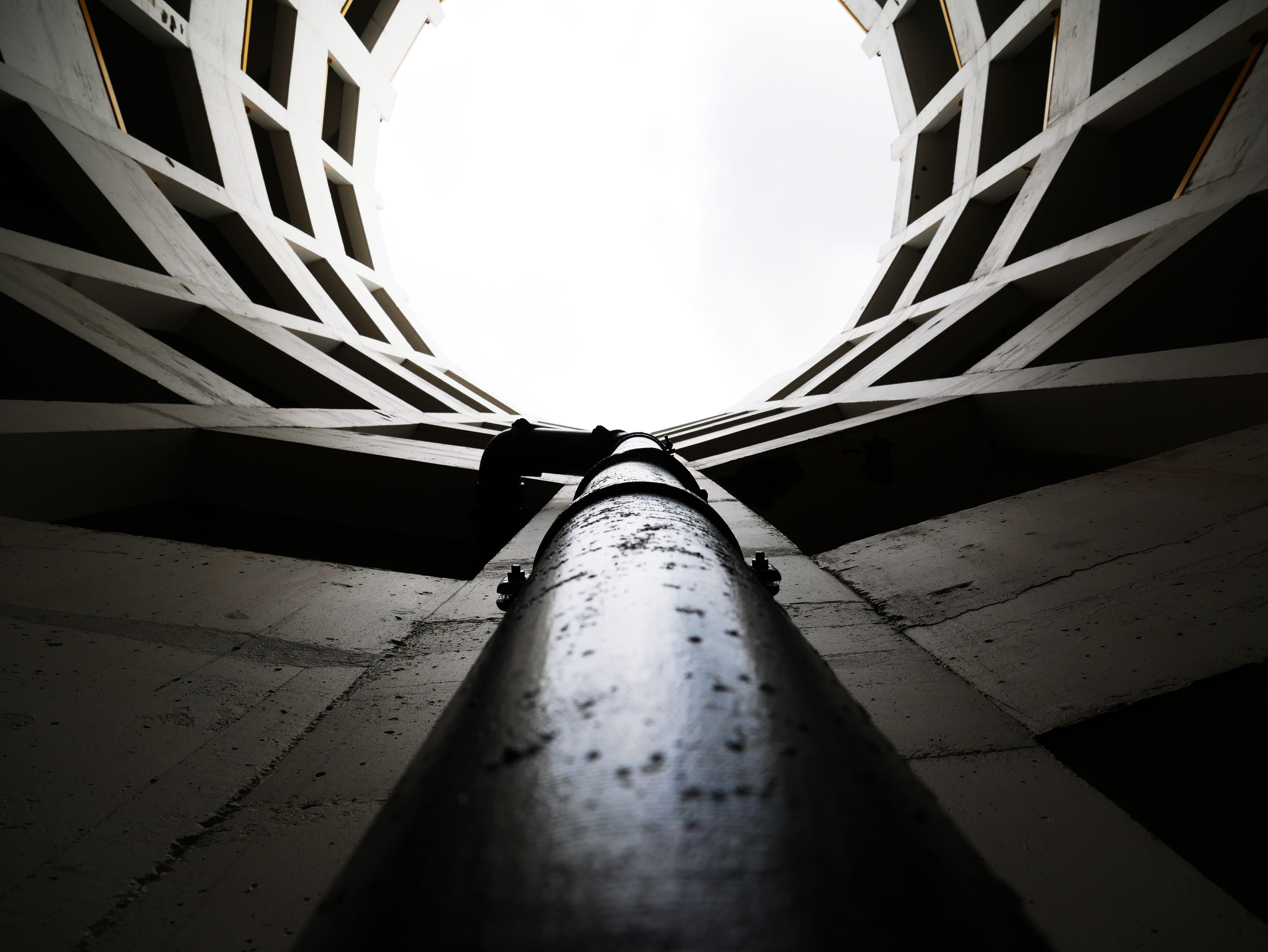 4K, concrete, low angle view, city, built structure, building exterior, day, carpark, kettering, no people, metal, isolation, transportation, drain, pipe - tube, HD Wallpaper