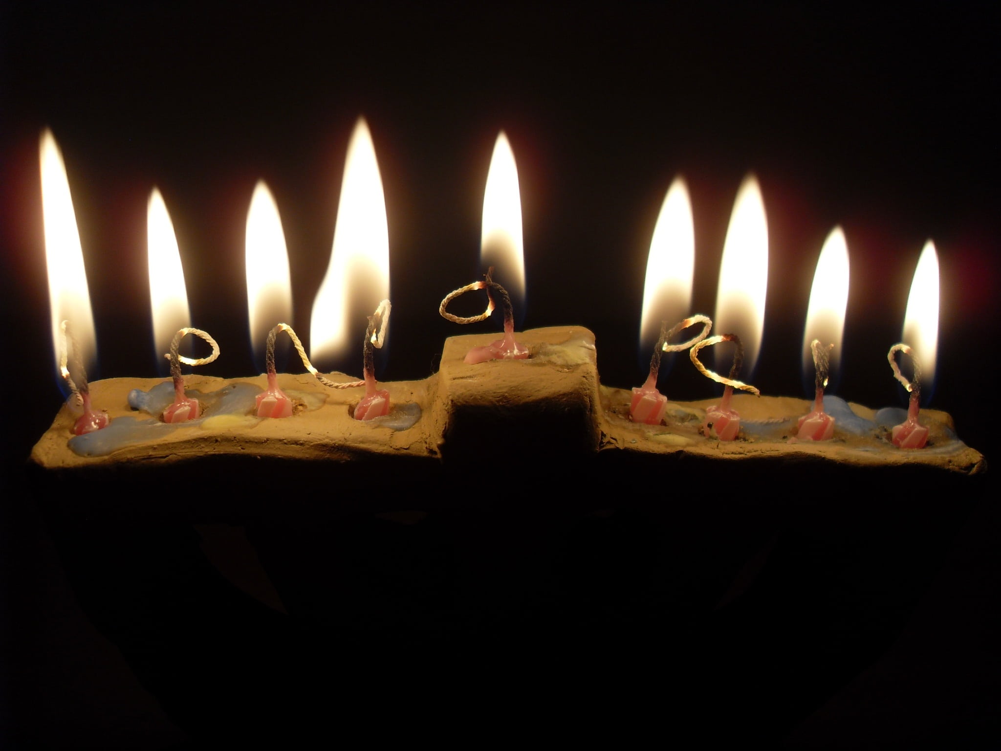 fire, indoors, dark, festival, cake, temptation, no people, birthday candles, candlelight, lamp, darkness, room lighting, birthday, anniversary, flame, HD Wallpaper