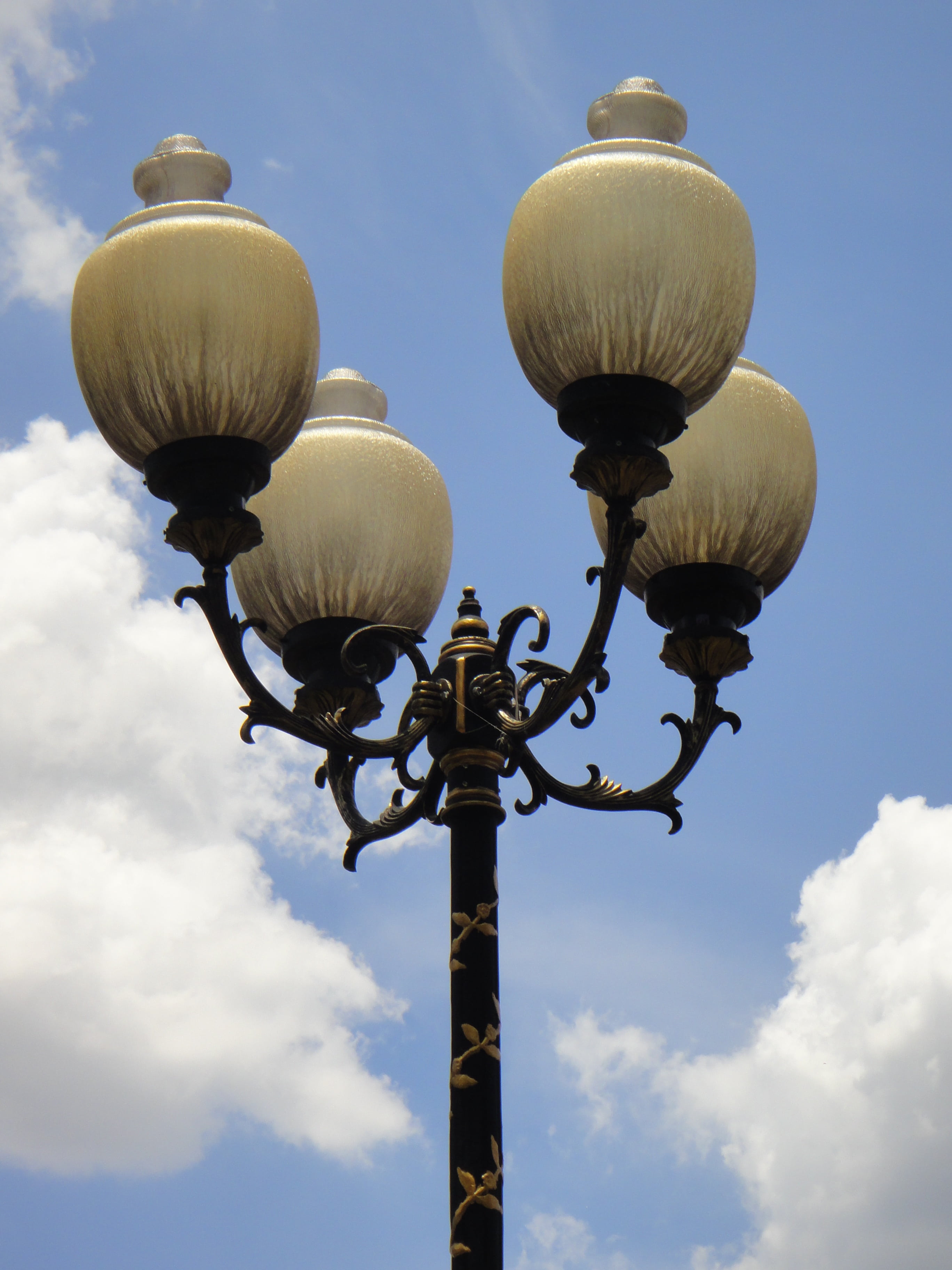 post, lamppost, park, low angle view, city, blue, classic, outdoor, metal, white, street Light, street, decorative, electric, iron, pole, nature, sphere, Phone HD Wallpaper