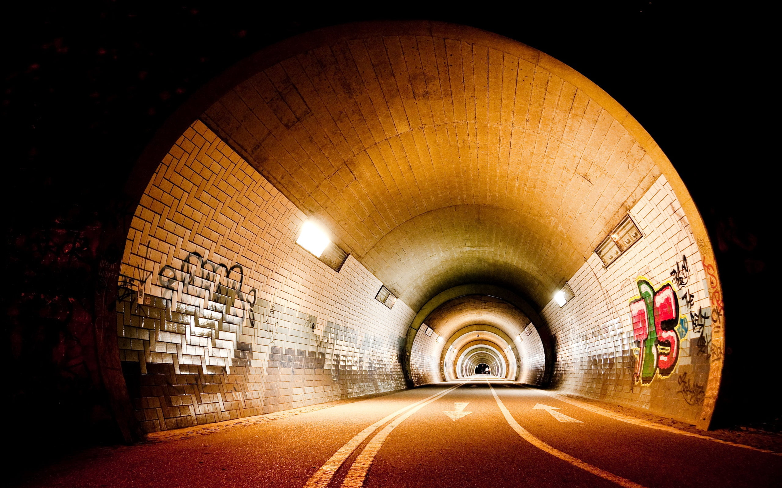 subway Train, subway Station, the way forward, direction, arched, traffic, motion, illuminated, symbol, wall, ceiling, lighting, architecture, lighting Equipment, HD Wallpaper