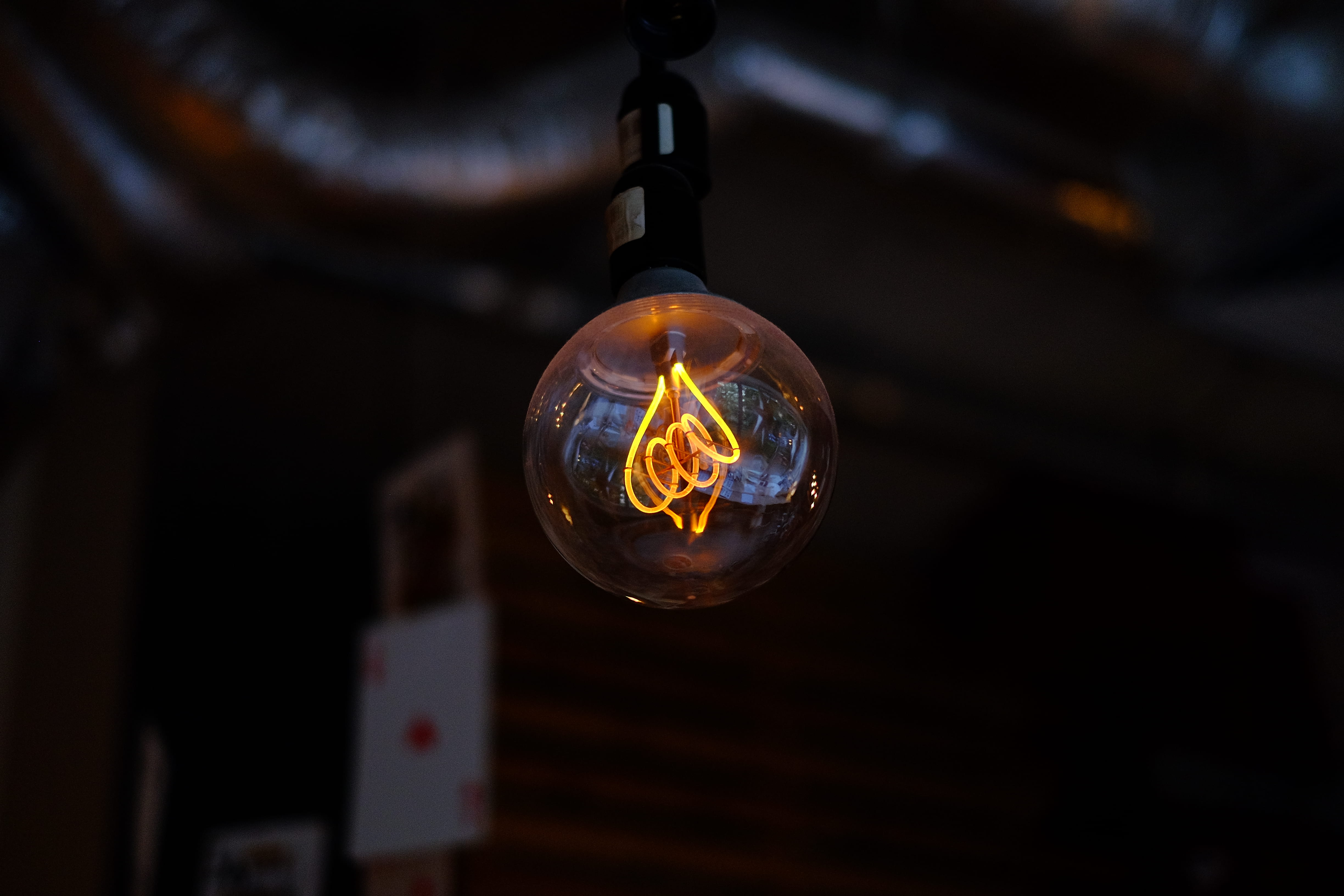 finance, light bulb, old, style, indoors, focus on foreground, shine, yellow, selective, lighting equipment, light, history, vintage, technology, focus, HD Wallpaper