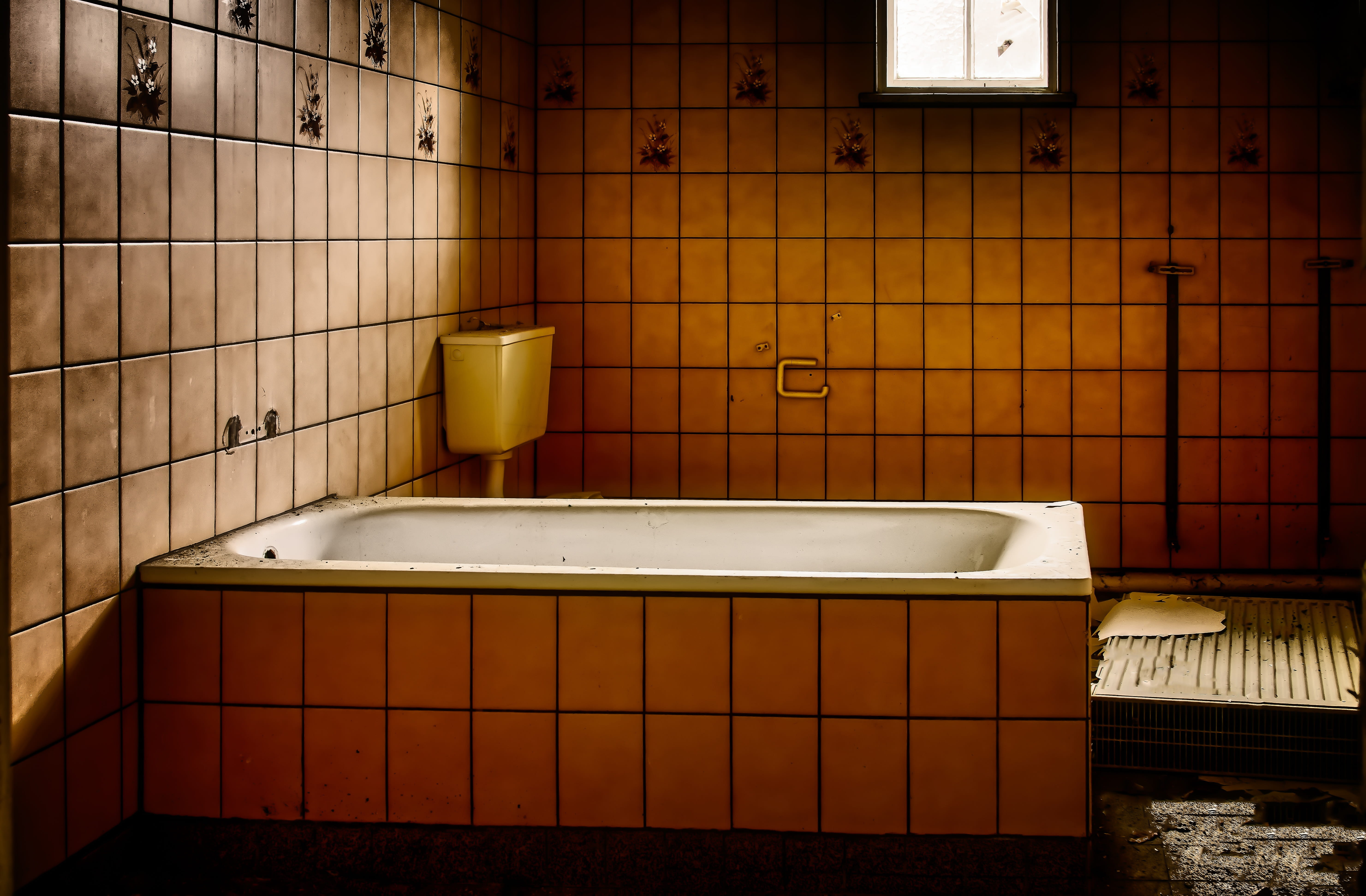 tile, abandoned places, flooring, indoors, run down, beside, mood, no people, 5K, hygiene, tiled floor, wall, domestic room, sink, domestic bathroom, atmosphere, HD Wallpaper