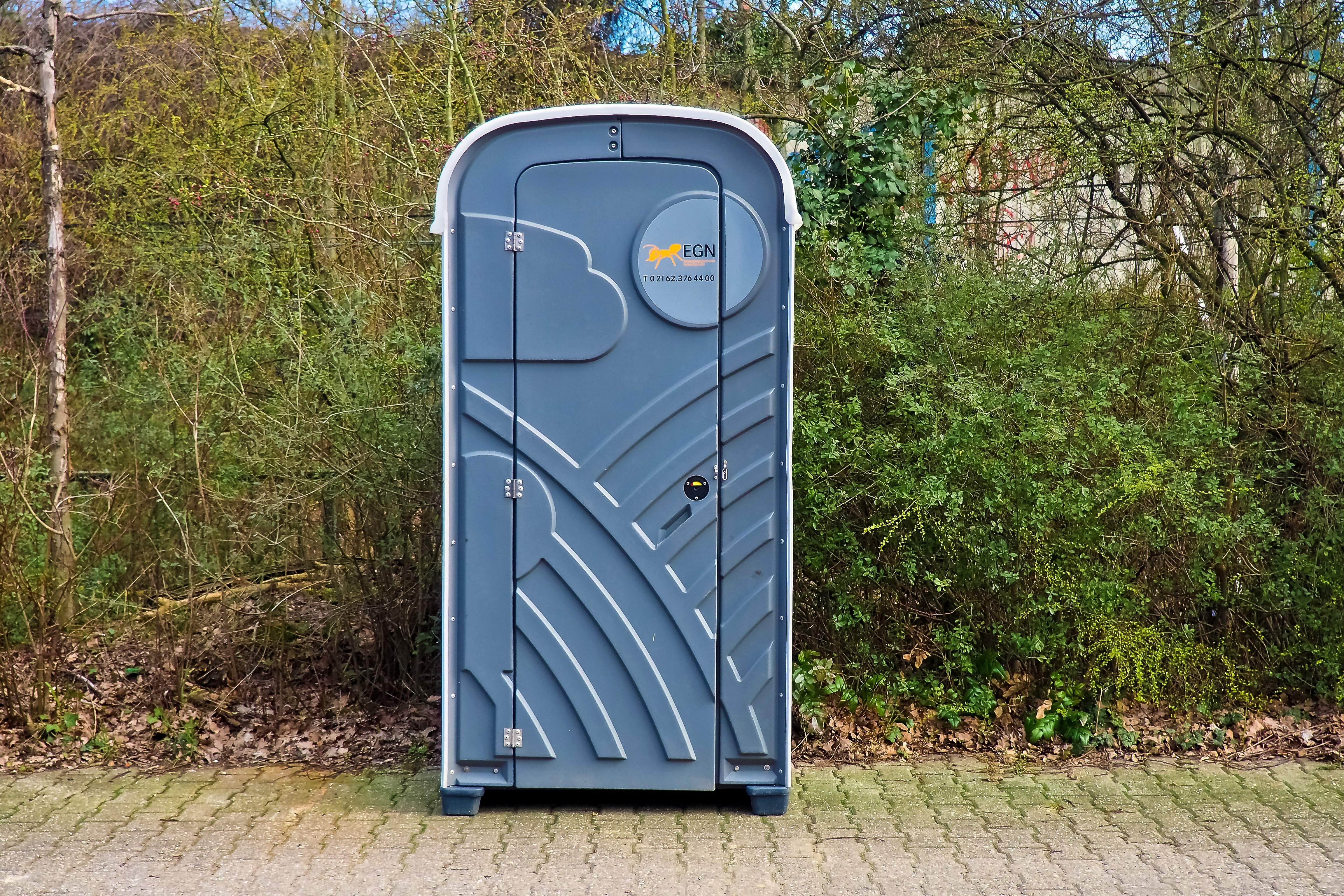 tree, no people, garbage, human representation, mobile toilet cabin, privy, green color, construction, toi toi, wc home, transportable, representation, HD Wallpaper