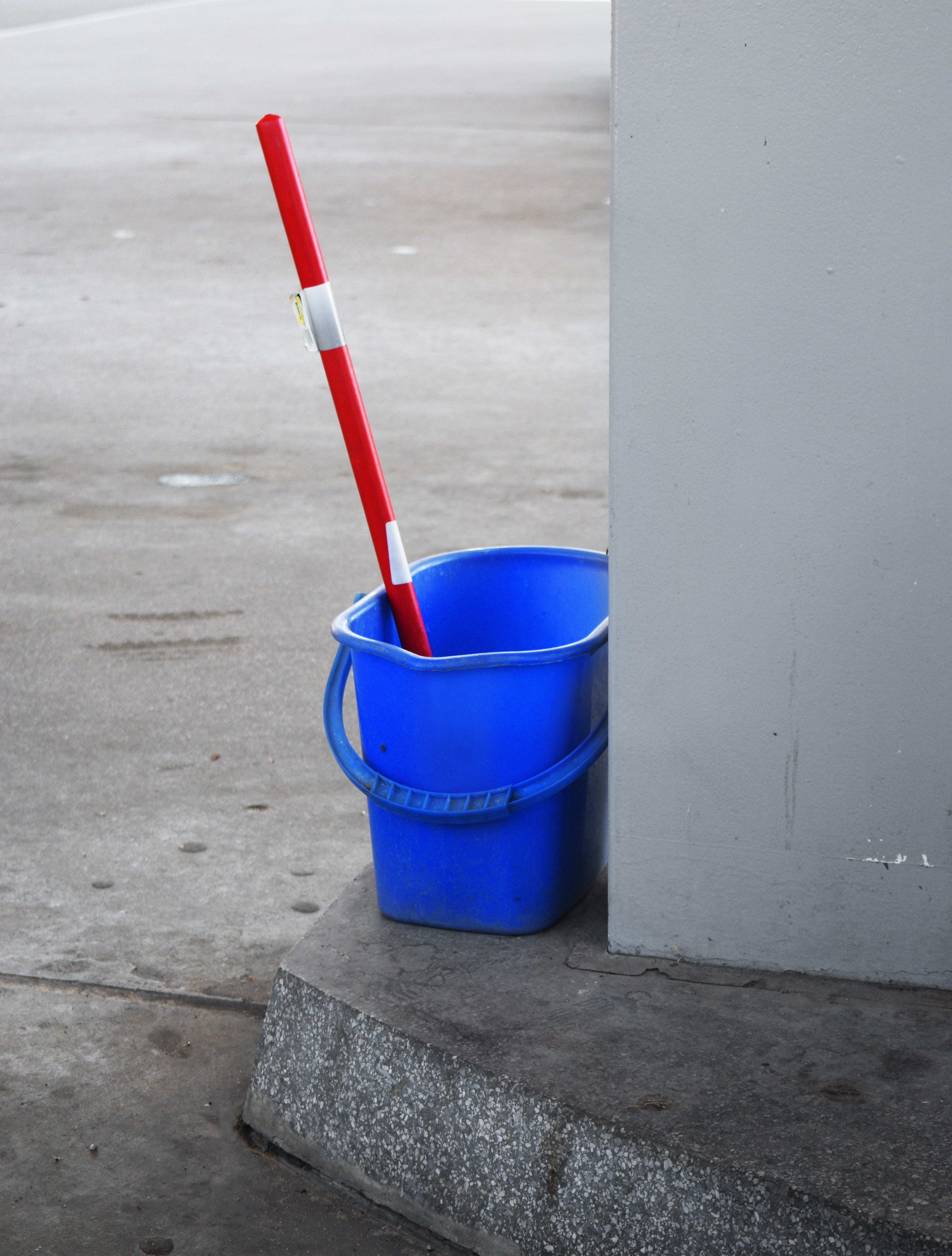 cleaning equipment, close-up, bucket, dirty, day, outdoors, straw, 5K, sanitary, red, drinking straw, flooring, equipment, housekeeping, supplies, no people, Phone HD Wallpaper