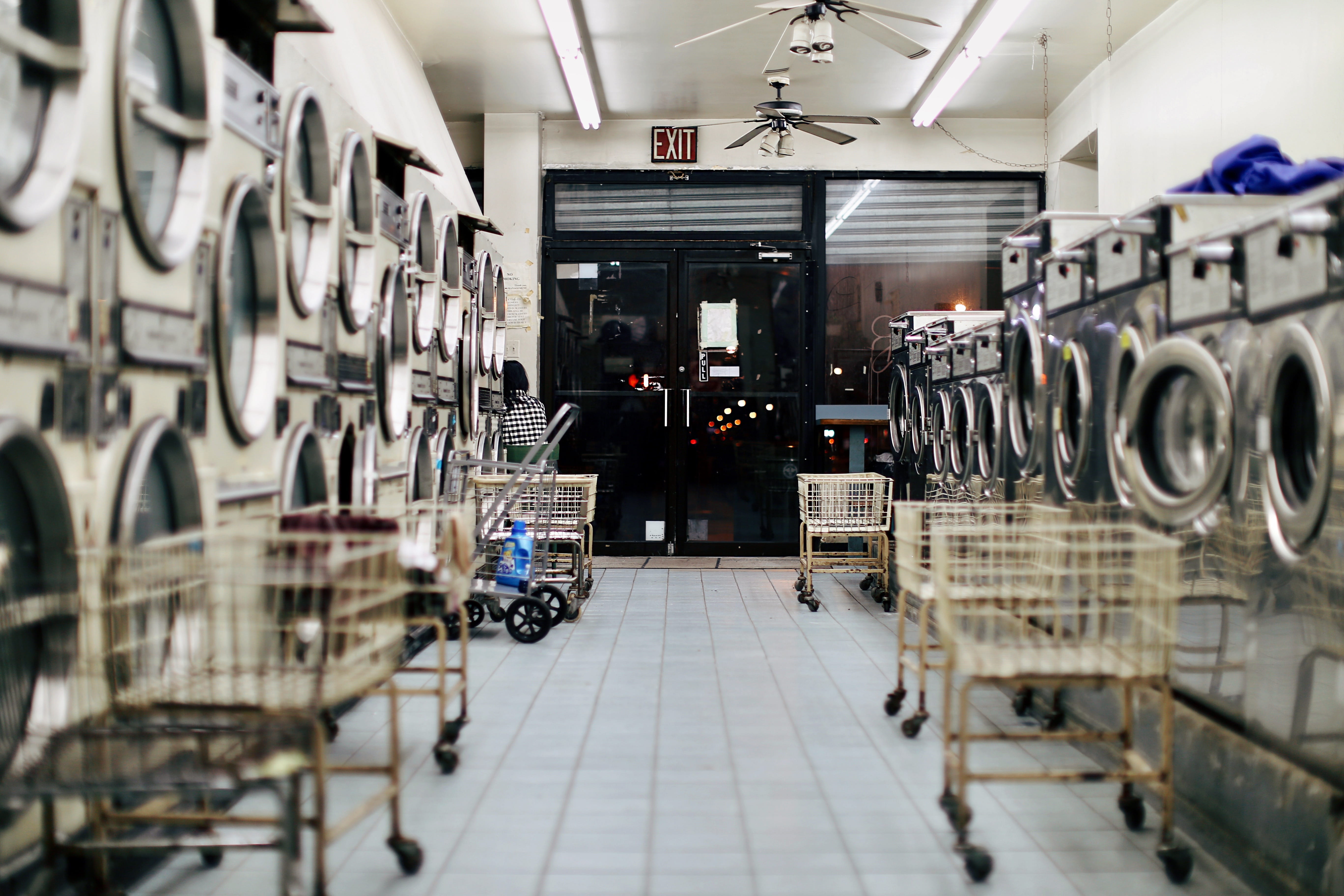 interior, equipment, store, selective focus, dryer, photo, washing, light, flooring, in a row, clean, container, absence, laundy, washing machine, load, HD Wallpaper
