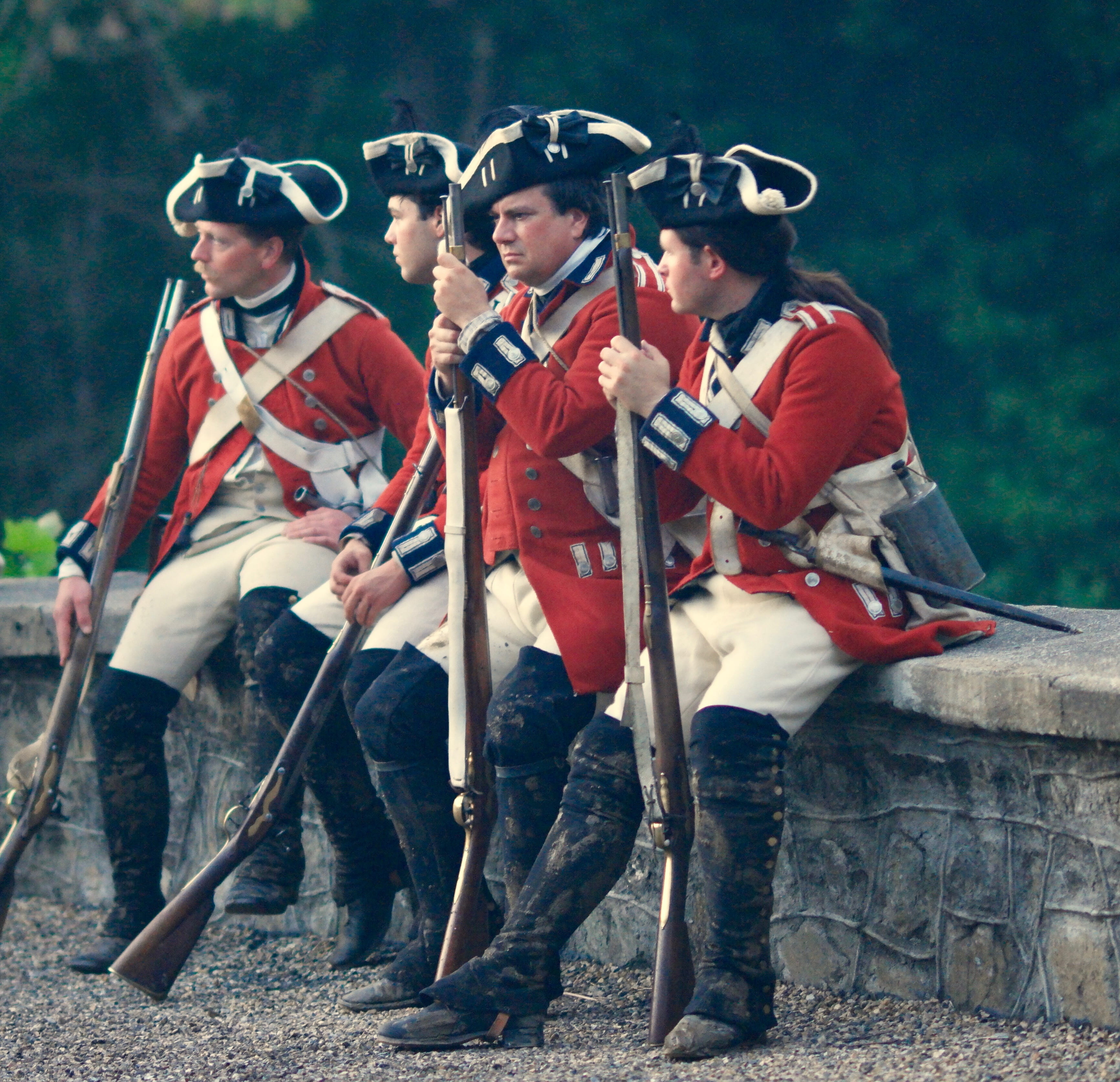 front view, bench, red, solider, soldiers, black, adult, young adult, weapon, holding, brit, revolutionary war, gray, field, day, standing, nature, uniforms, HD Wallpaper