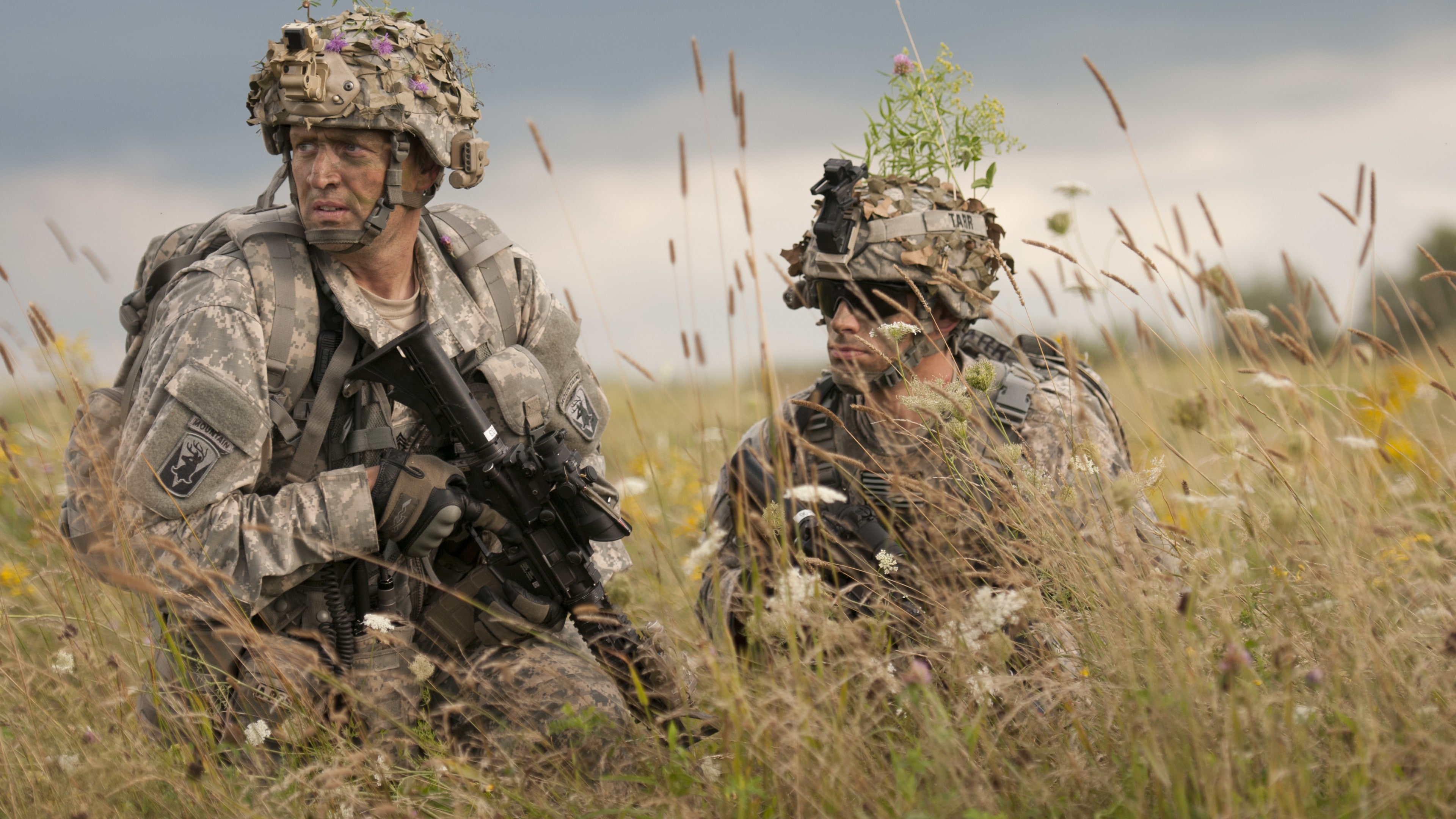 army, 4K, camo, U.S. Army, field, two, holding, rifle, RSTA, soldier, black, ammunition, hiding, assault, grass, HD Wallpaper