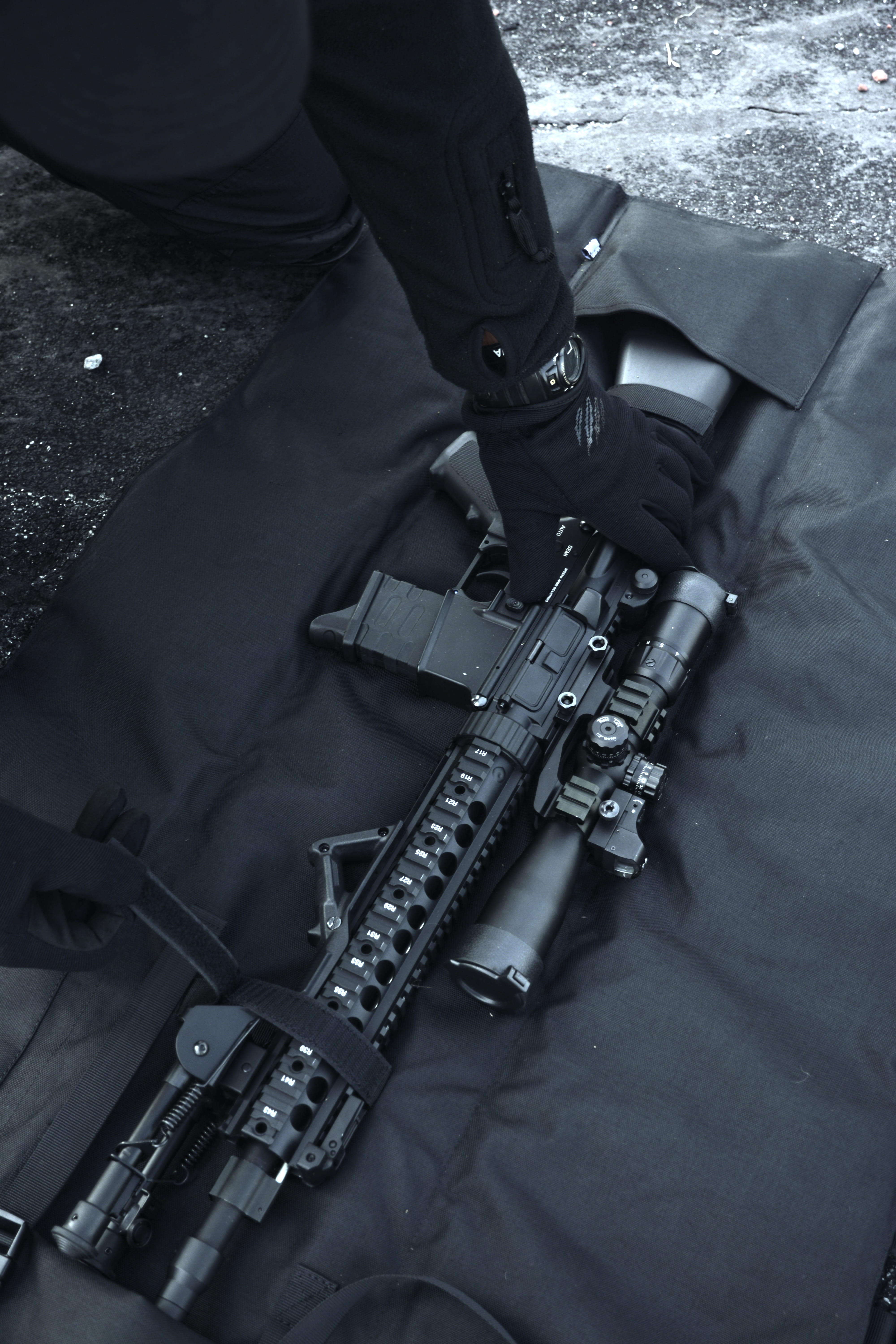 clothing, one person, replica airsoft, asg, tactical, the army, human body part, militaria, government, handgun, midsection, day, human hand, communication, Phone HD Wallpaper