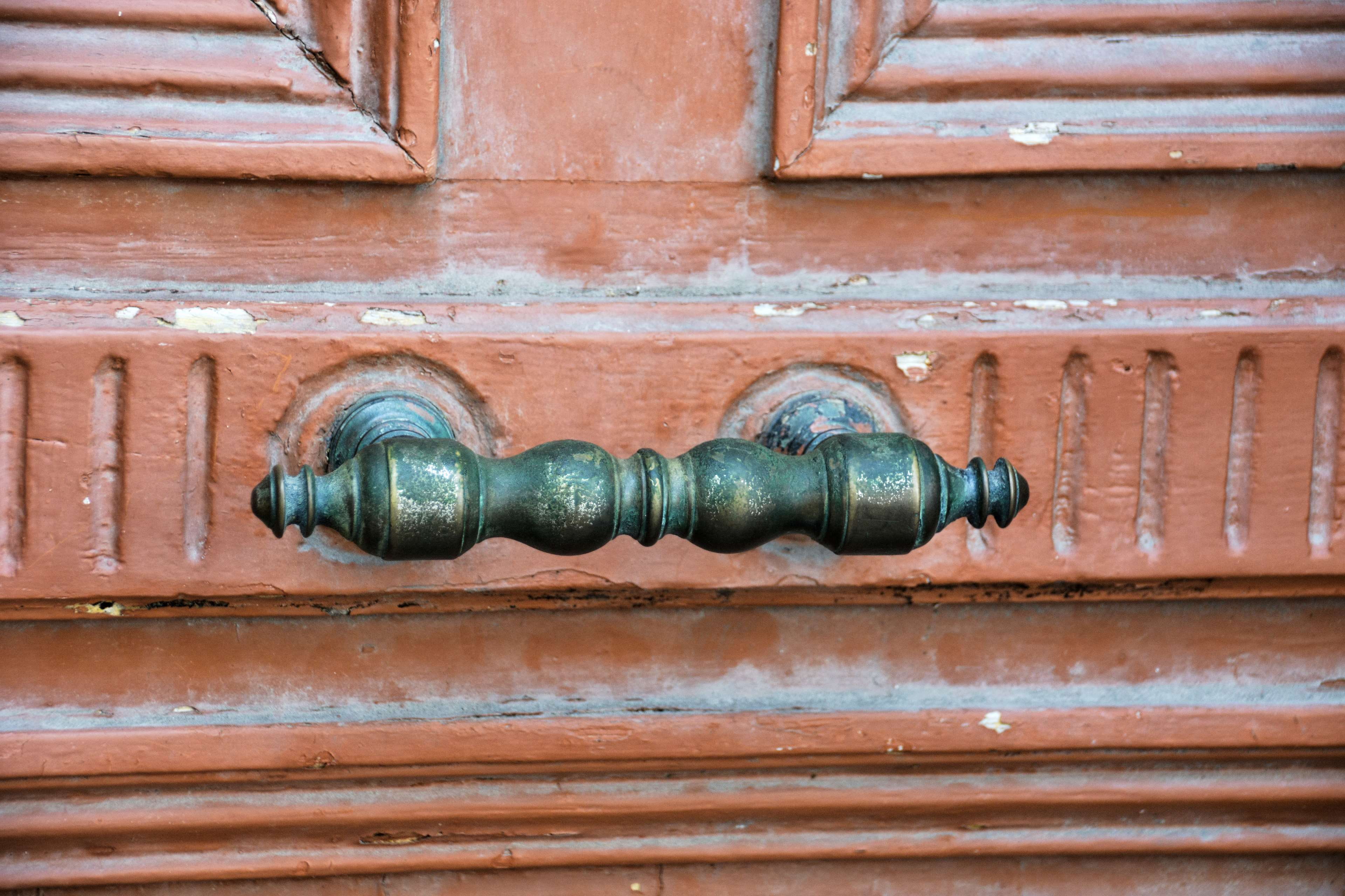 entrance, entre, vieille porte, close-up, poigne, porte, day, wood - material, silver colored, pattern, old, 4K, built structure, no people, rusty, latch, HD Wallpaper