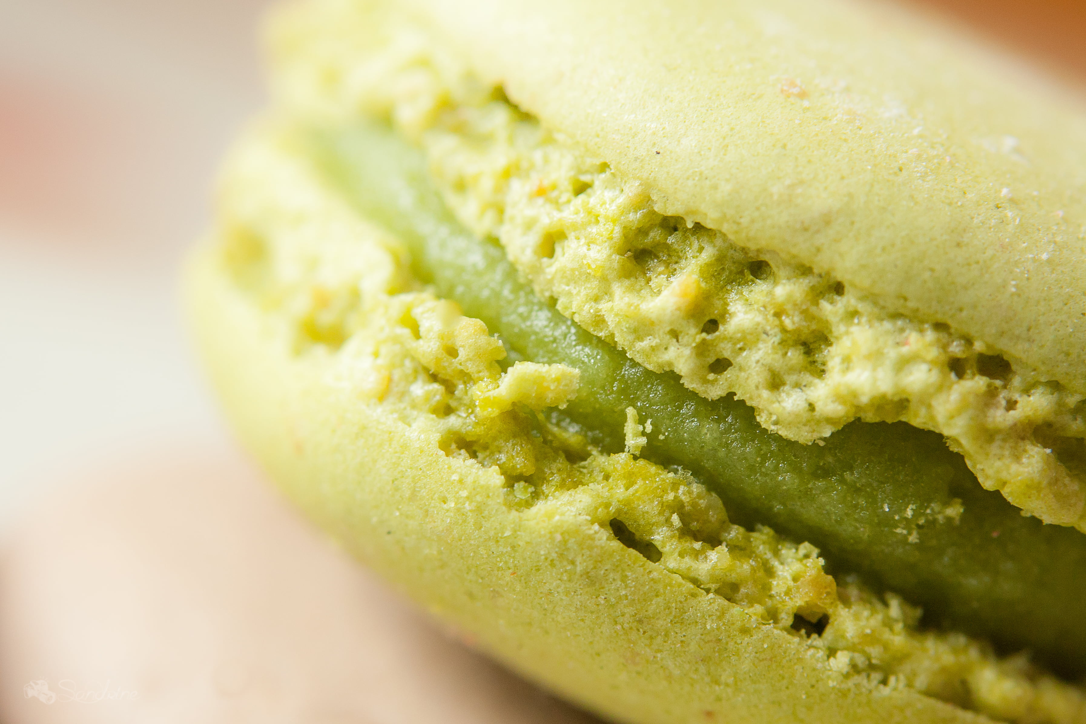 macarons, in between, close-up, freshness, dessert, food, homemade, green, snack, space, baked, entre deux, Macro, 2K, dough, gourmet, Coeur, sweet Food, HD Wallpaper