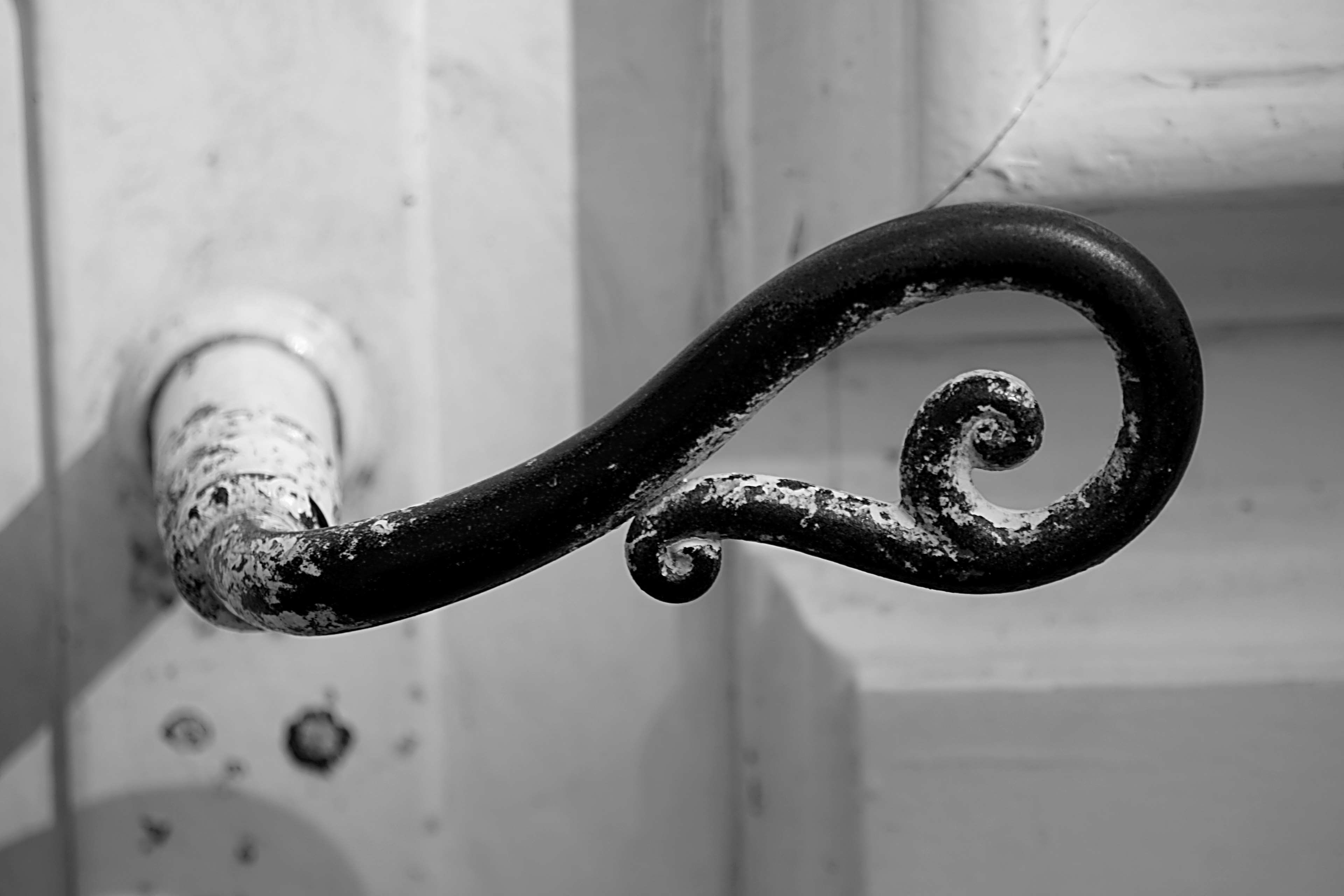 ancien, handle, close-up, rusty, knob, old, entrance, security, porte ancienne, forger, safety, 4K, day, door, wall - building feature, fer forg, nature, HD Wallpaper