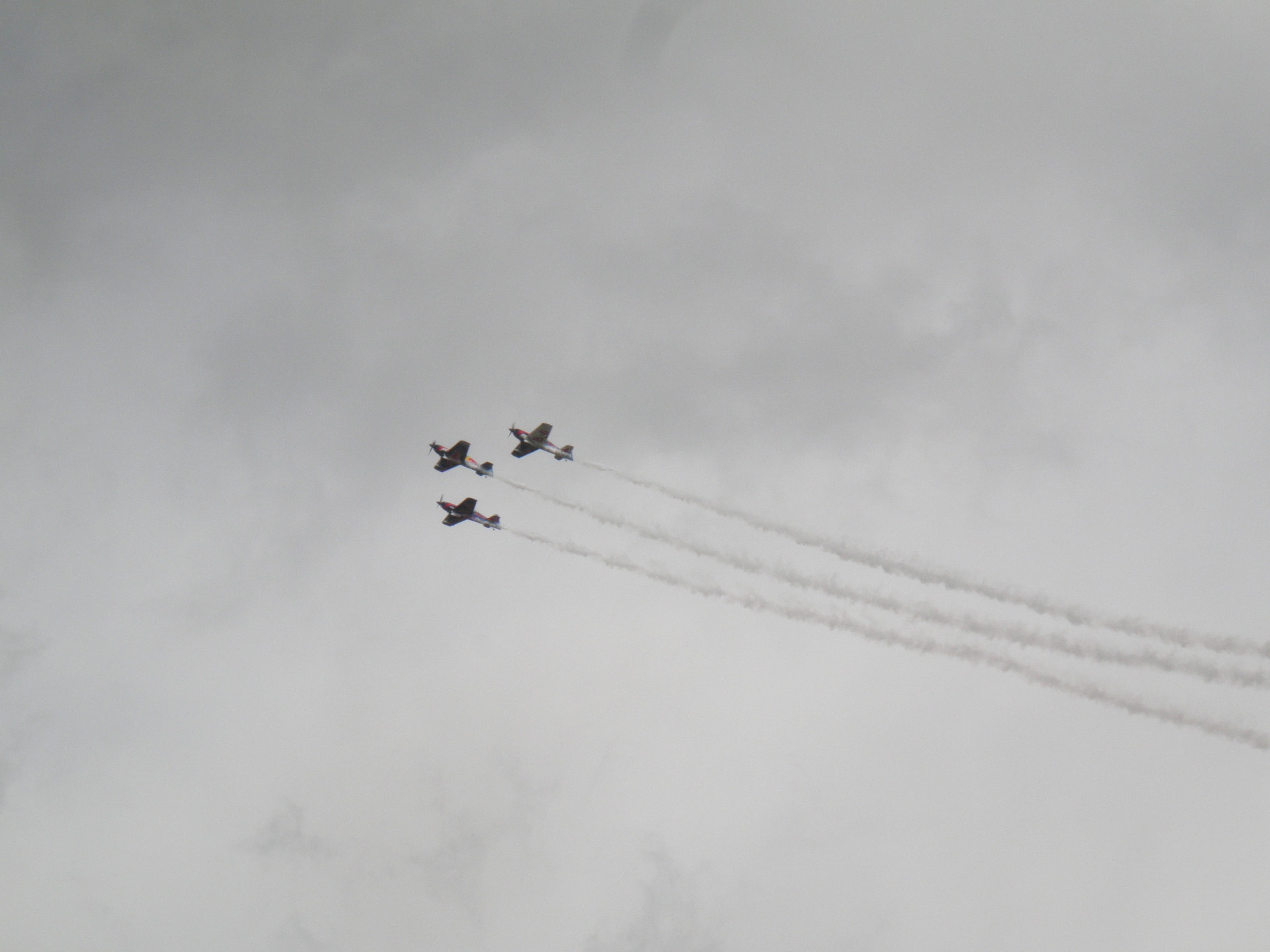 fly, speed, formation, aerospace industry, redbull airrace, propeller, airshow, red-bull aviator, red bull, flugshow, light aircraft, transportation, teamwork, HD Wallpaper